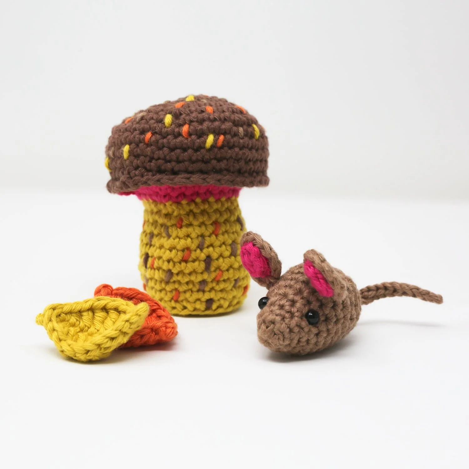 5907-mushrooms-mice-1.jpg