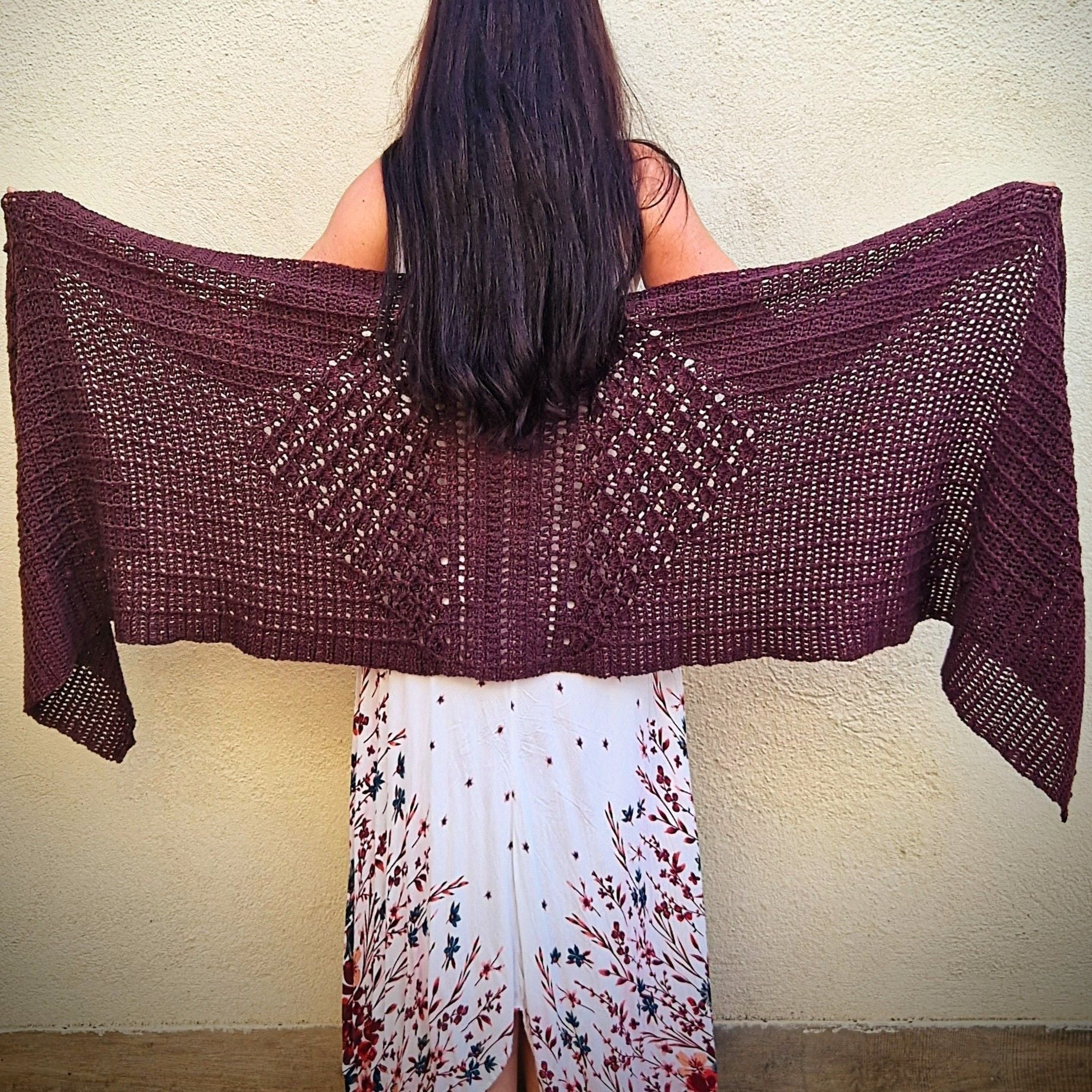 594-earlgreytea-shawl-1.webp