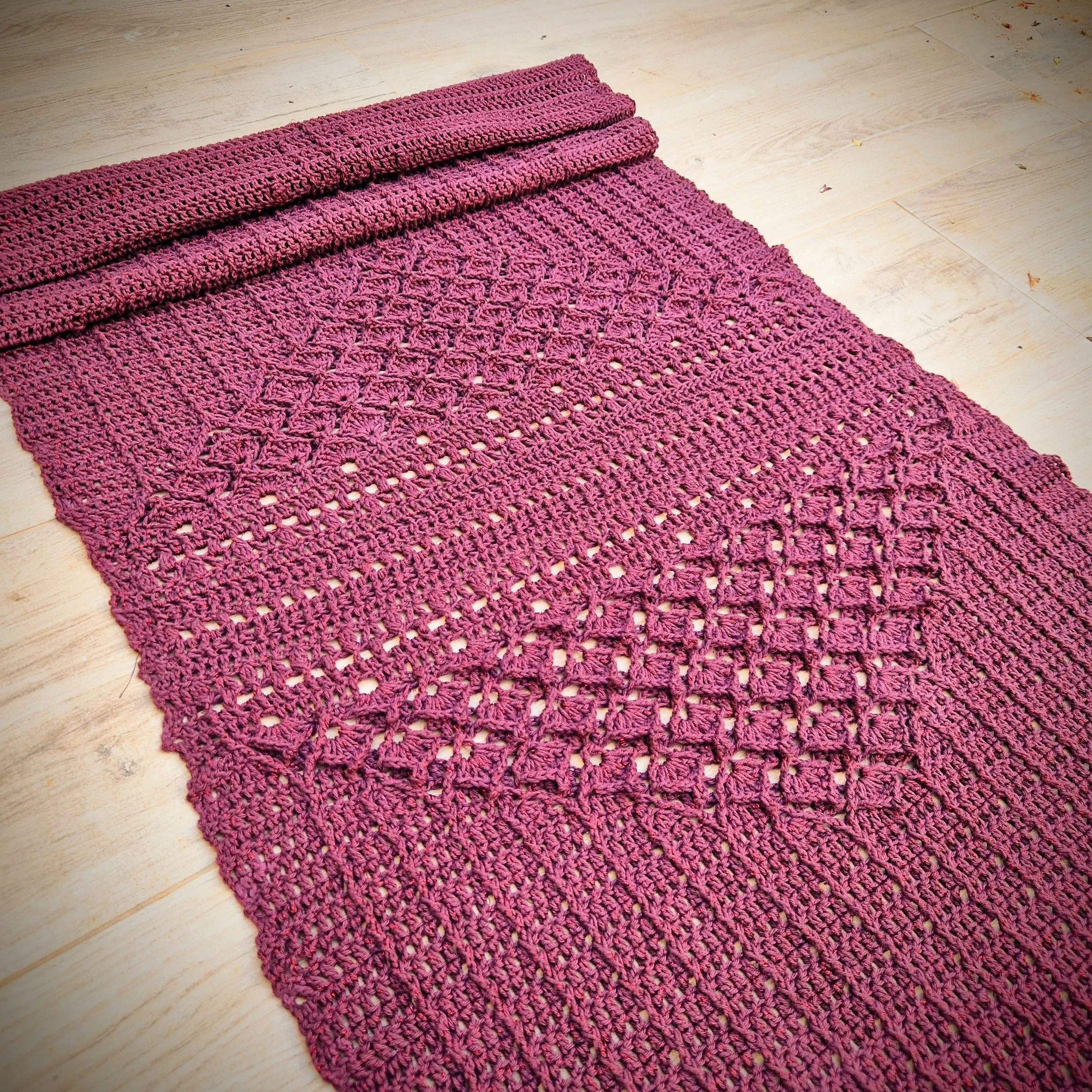 594-earlgreytea-shawl-1.webp