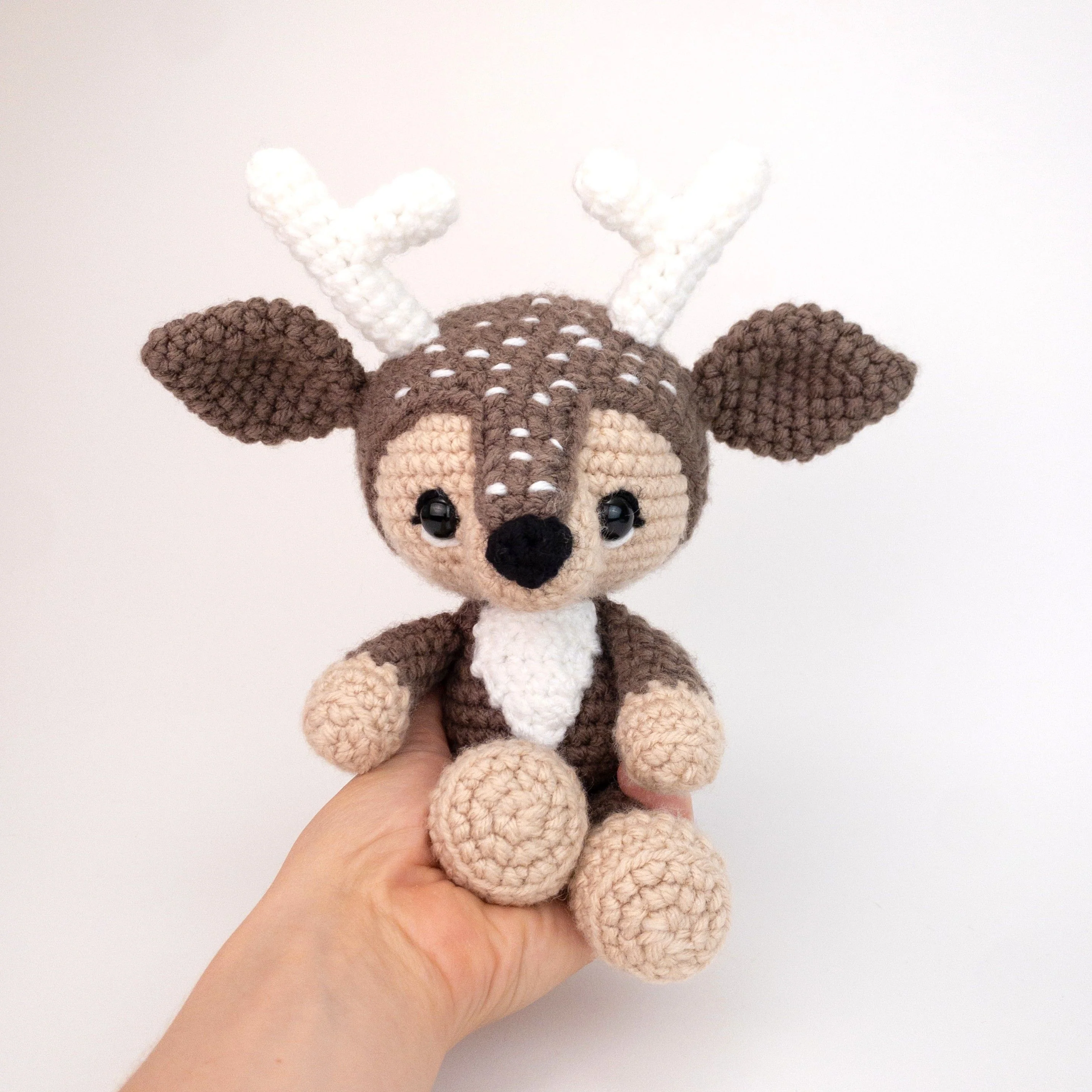 6007-devin-the-deer-1.webp