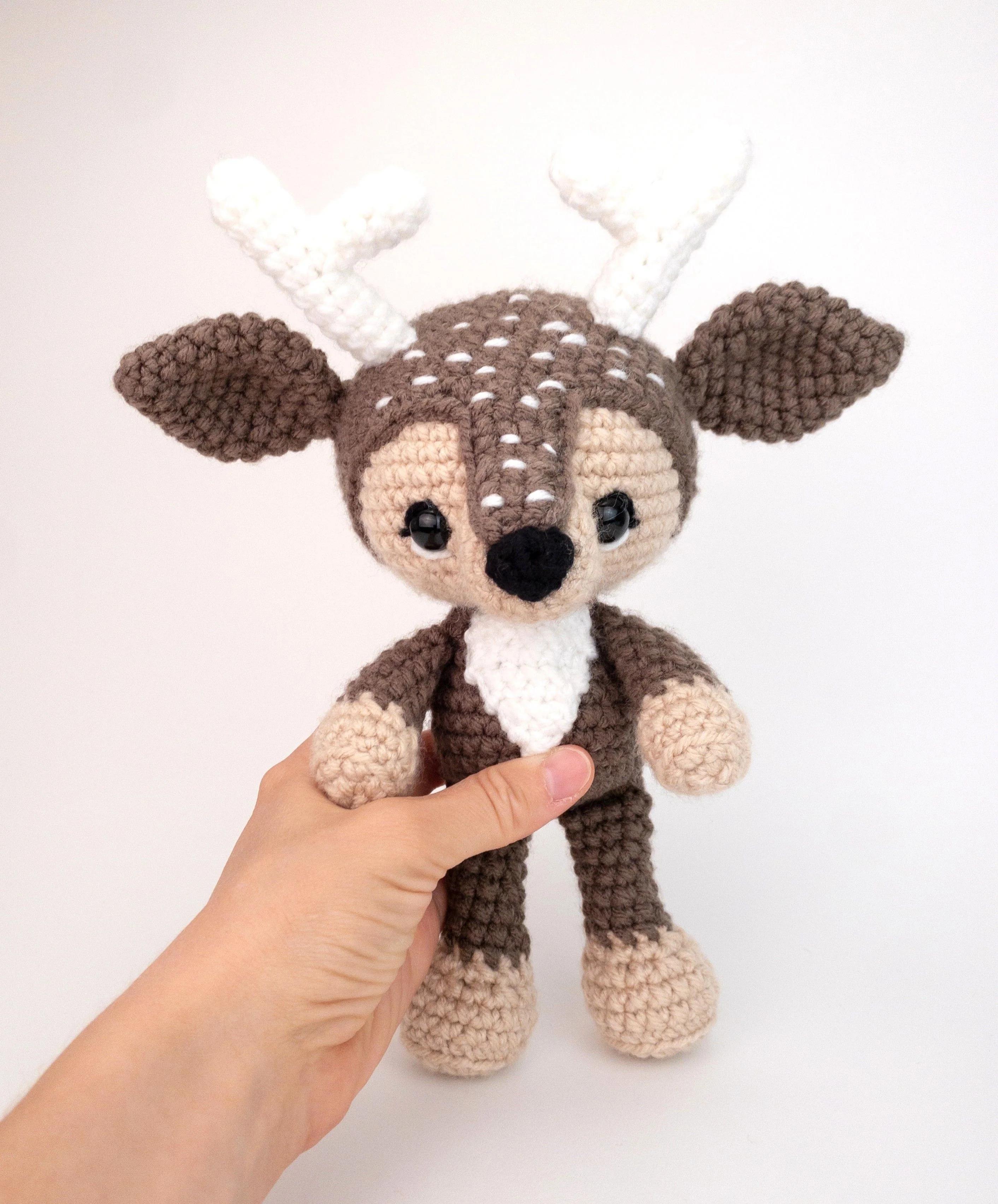 6007-devin-the-deer-1.webp