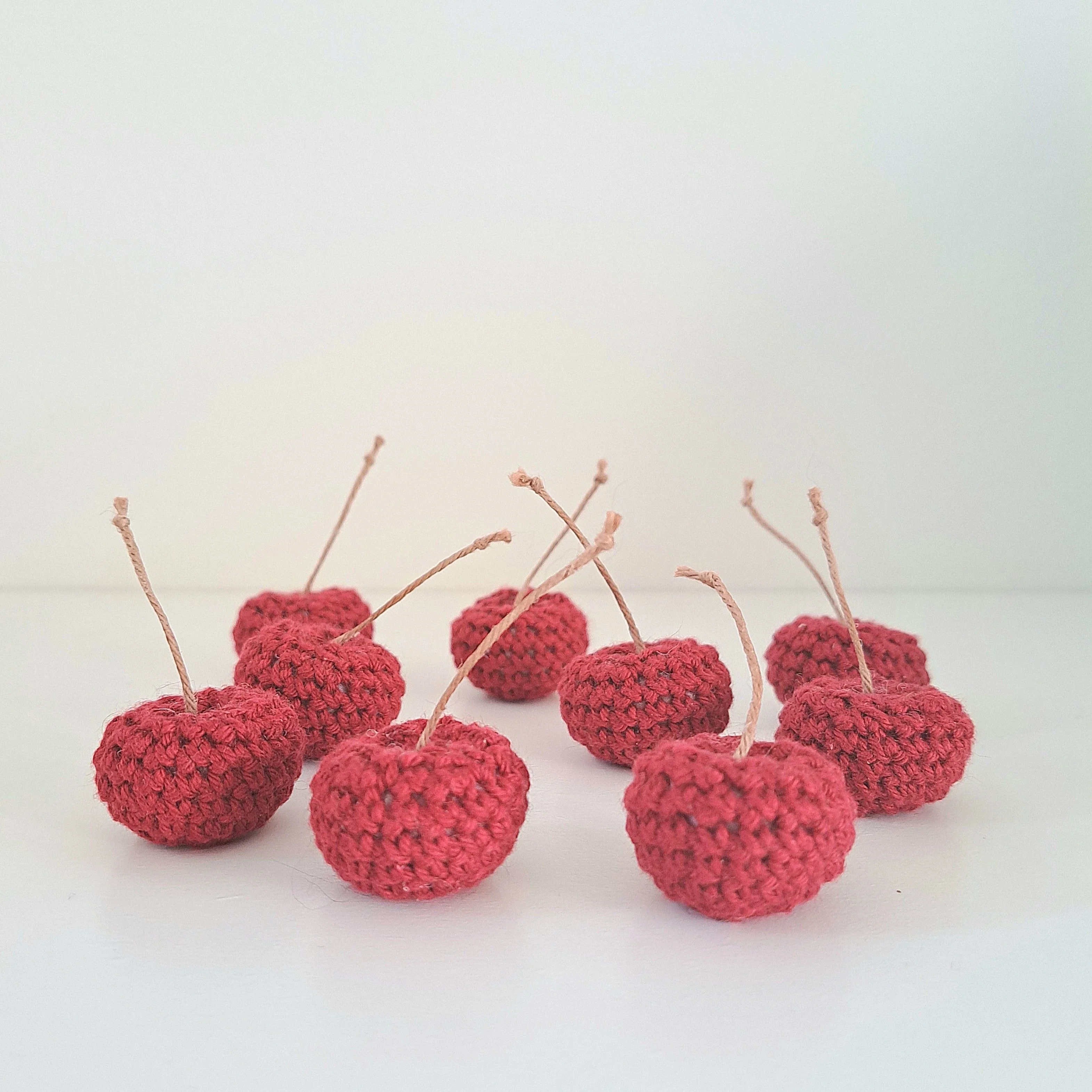 6008-cupcakes-with-cherries-1.webp