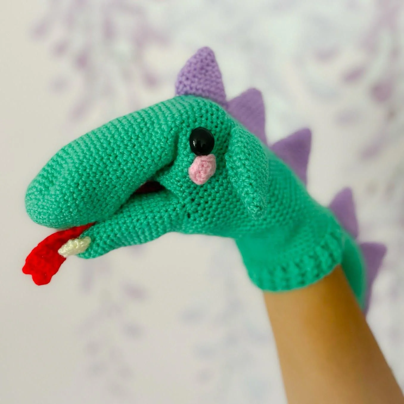 6015-shiny-sock-puppets-1.webp