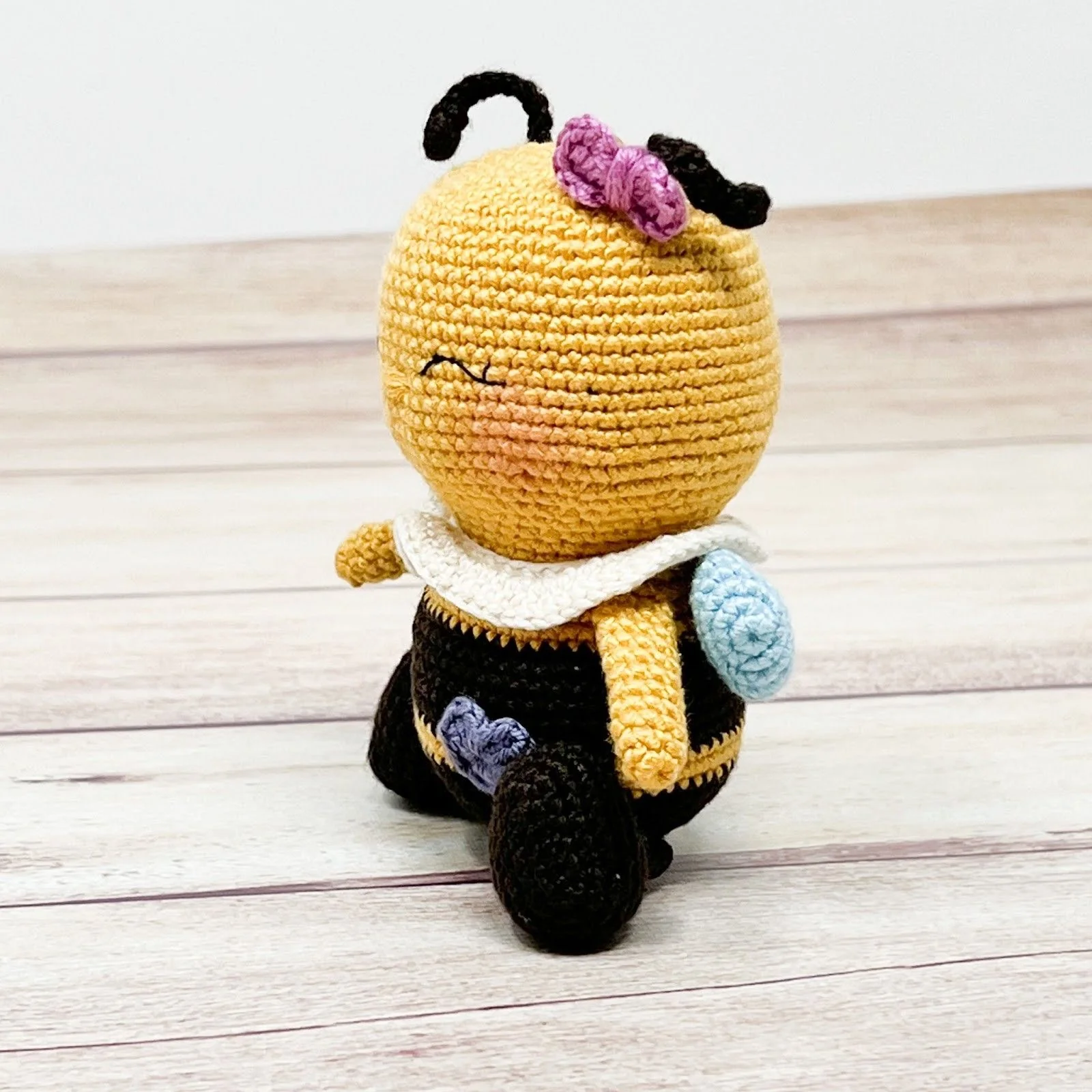 6017-abbie-the-bee-1.jpg