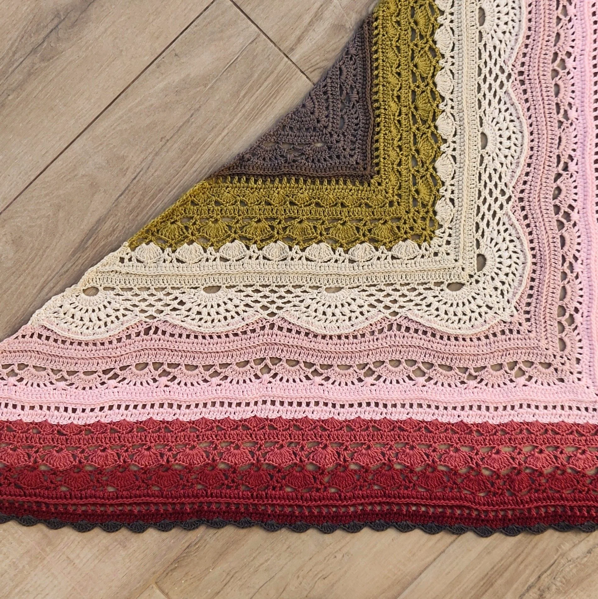 609-puerhtea-shawl-1.webp