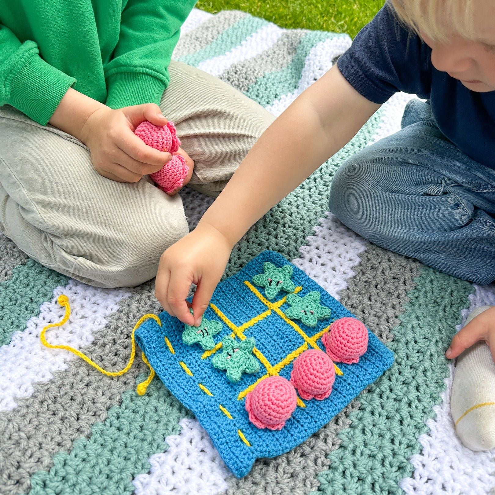 6118-tic-tac-toe-game-1.webp