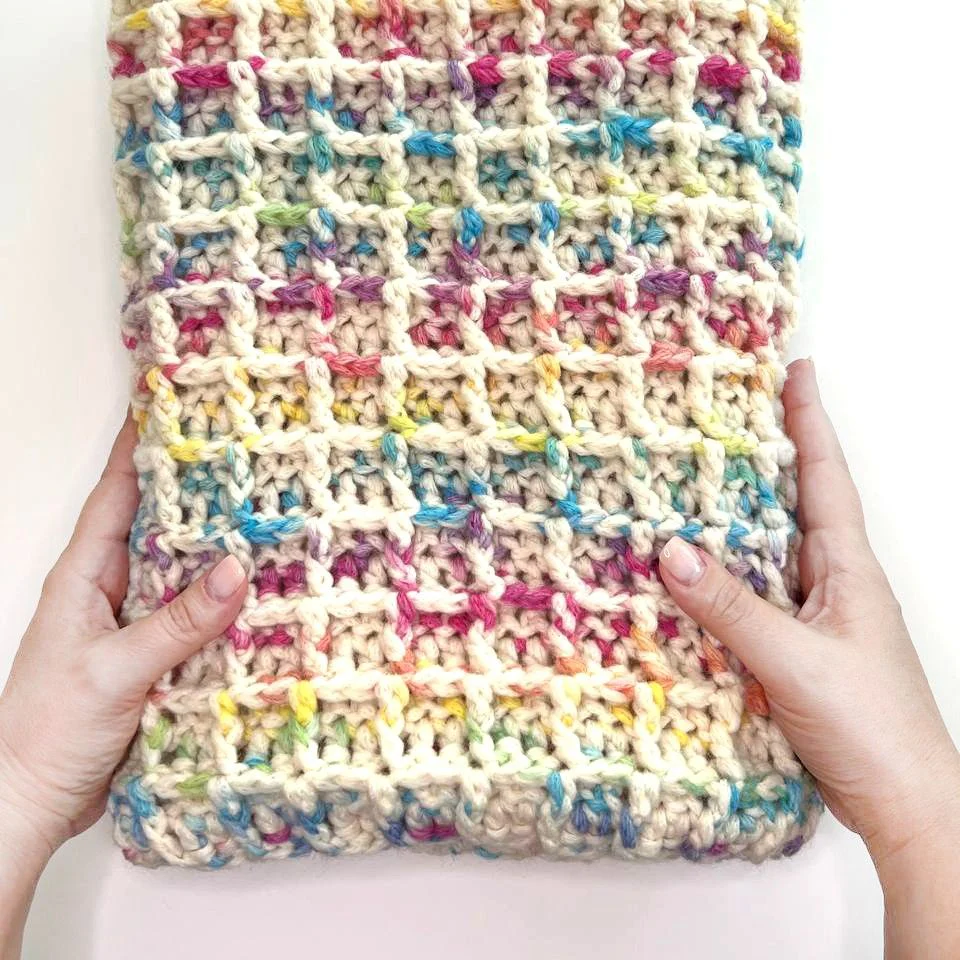 6323-iris-baby-blanket-1.webp