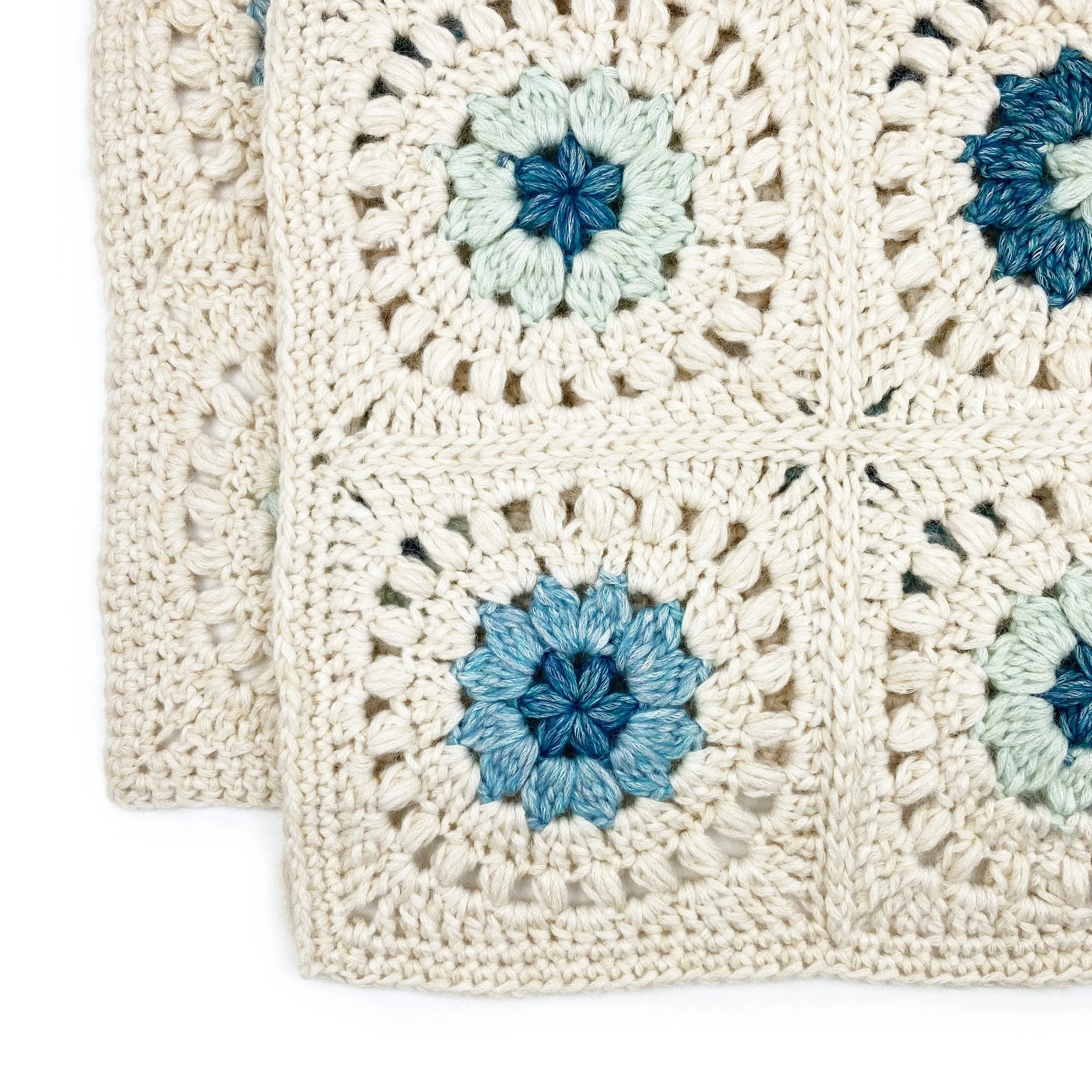 6330-blossom-throw-blanket-1.webp