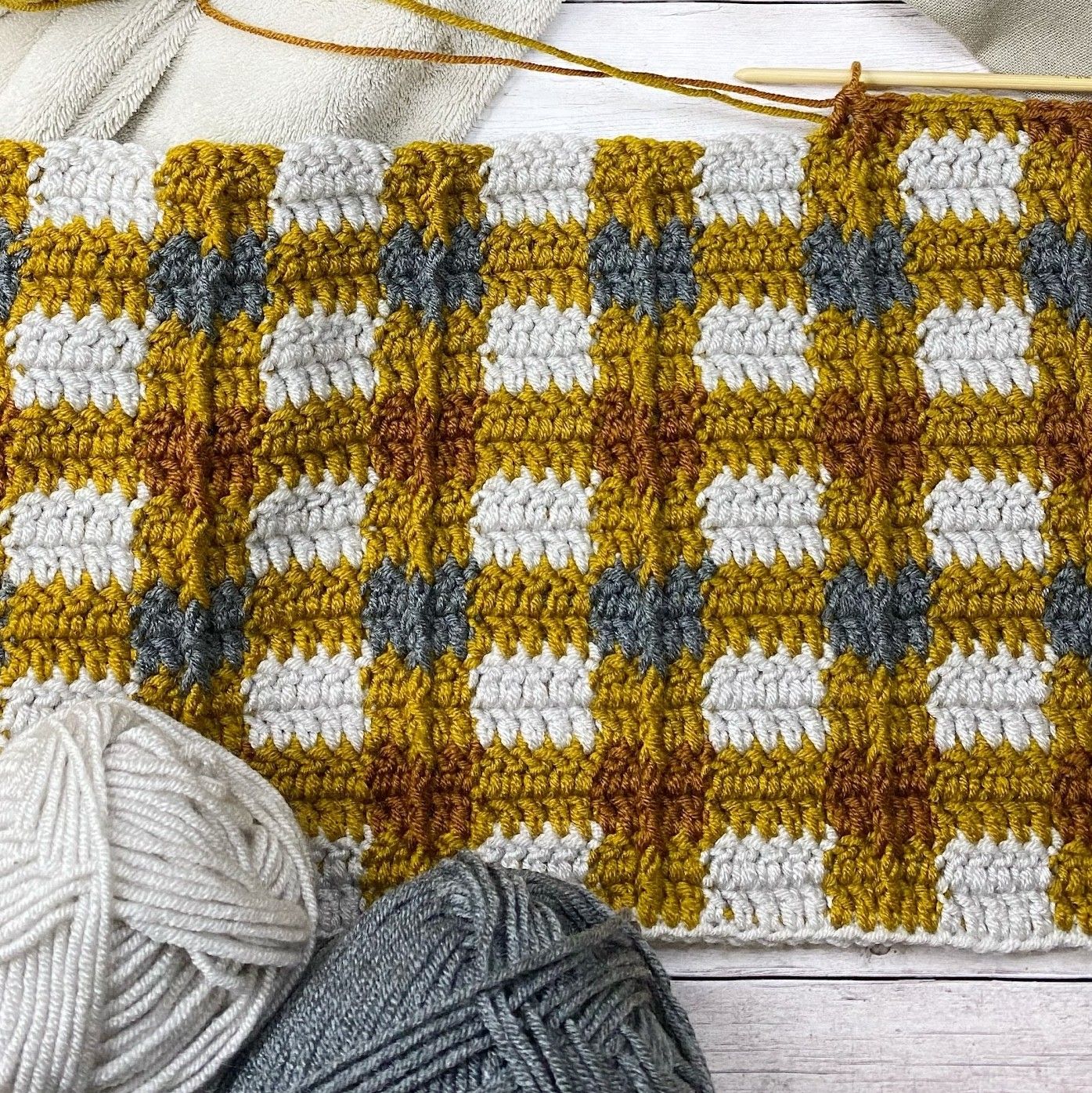6367-cozy-plaid-blanket-1.webp