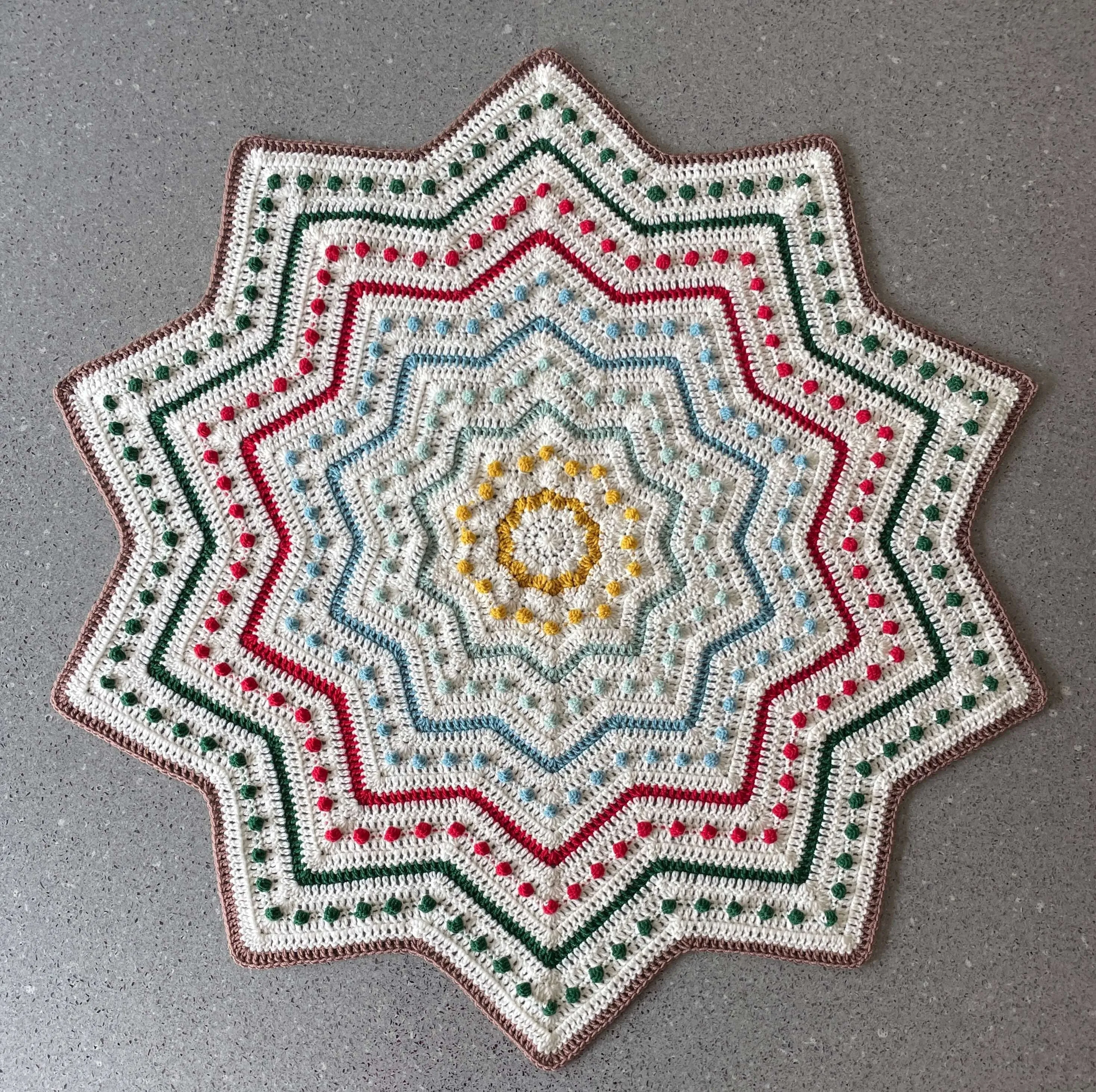 6425-candy-dot-star-blanket-1.webp
