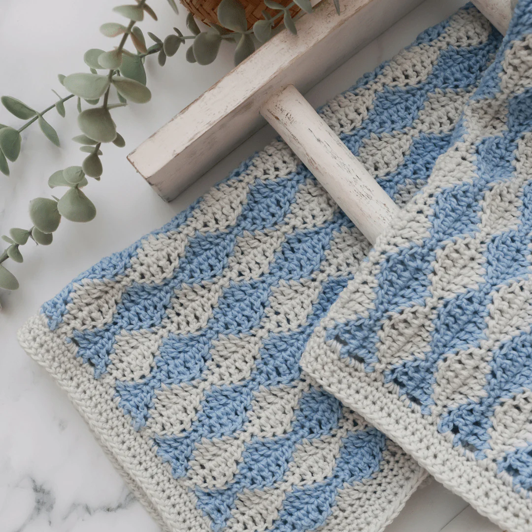 6467-little-waves-baby-blanket-1.webp