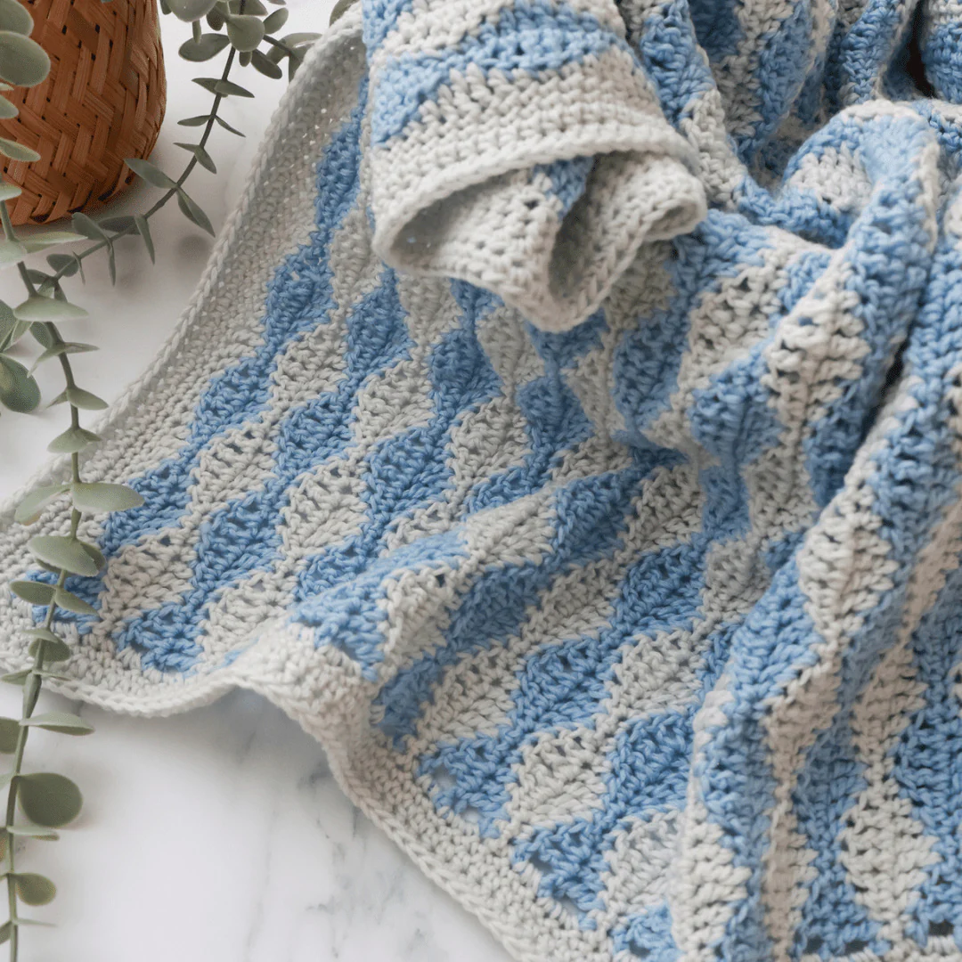 6467-little-waves-baby-blanket-1.webp