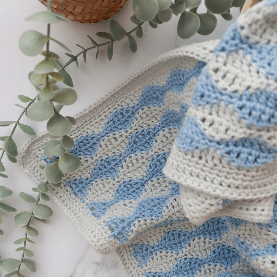 6467-little-waves-baby-blanket-1.webp