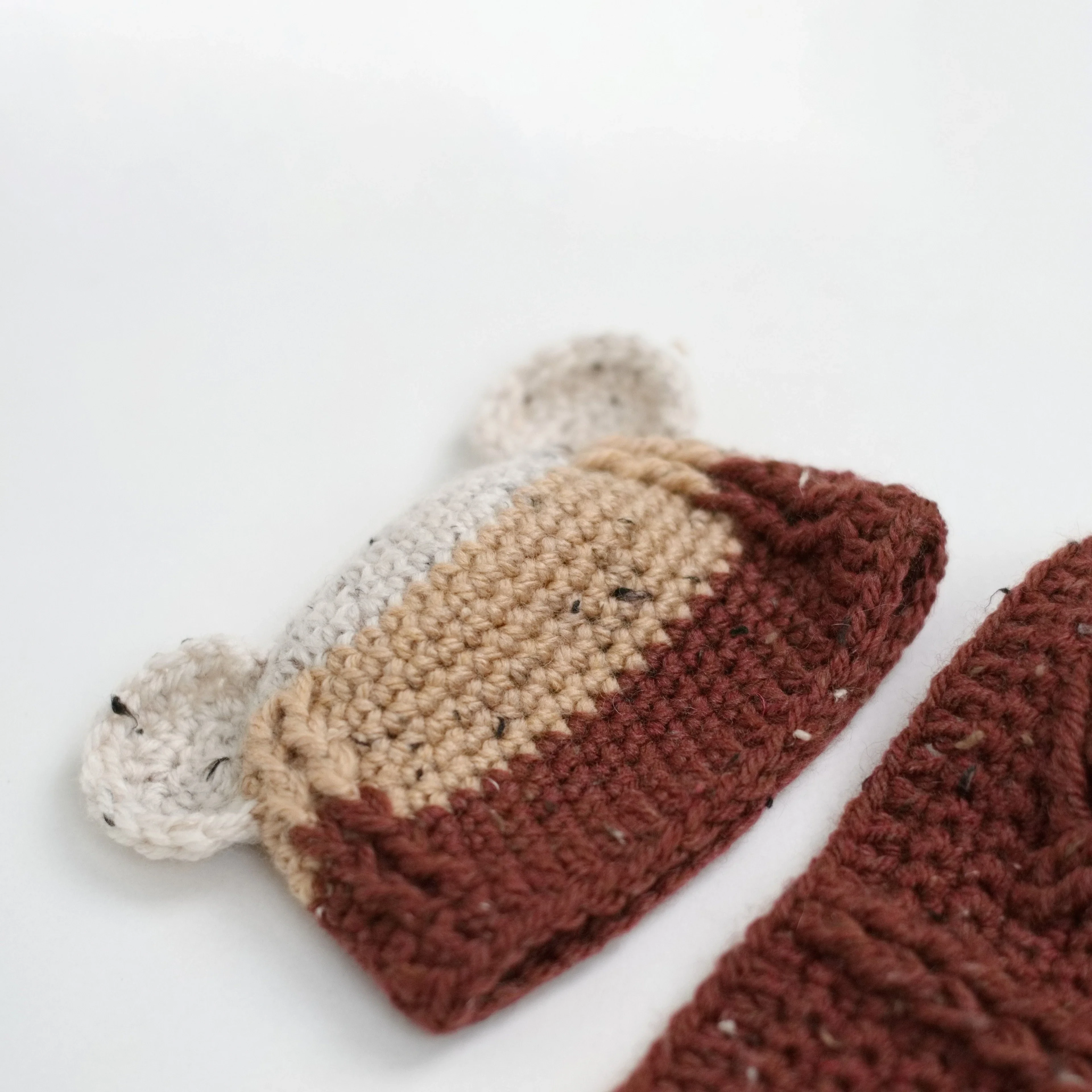 6517-happy-bear-baby-blanket-and-beanie-1.webp