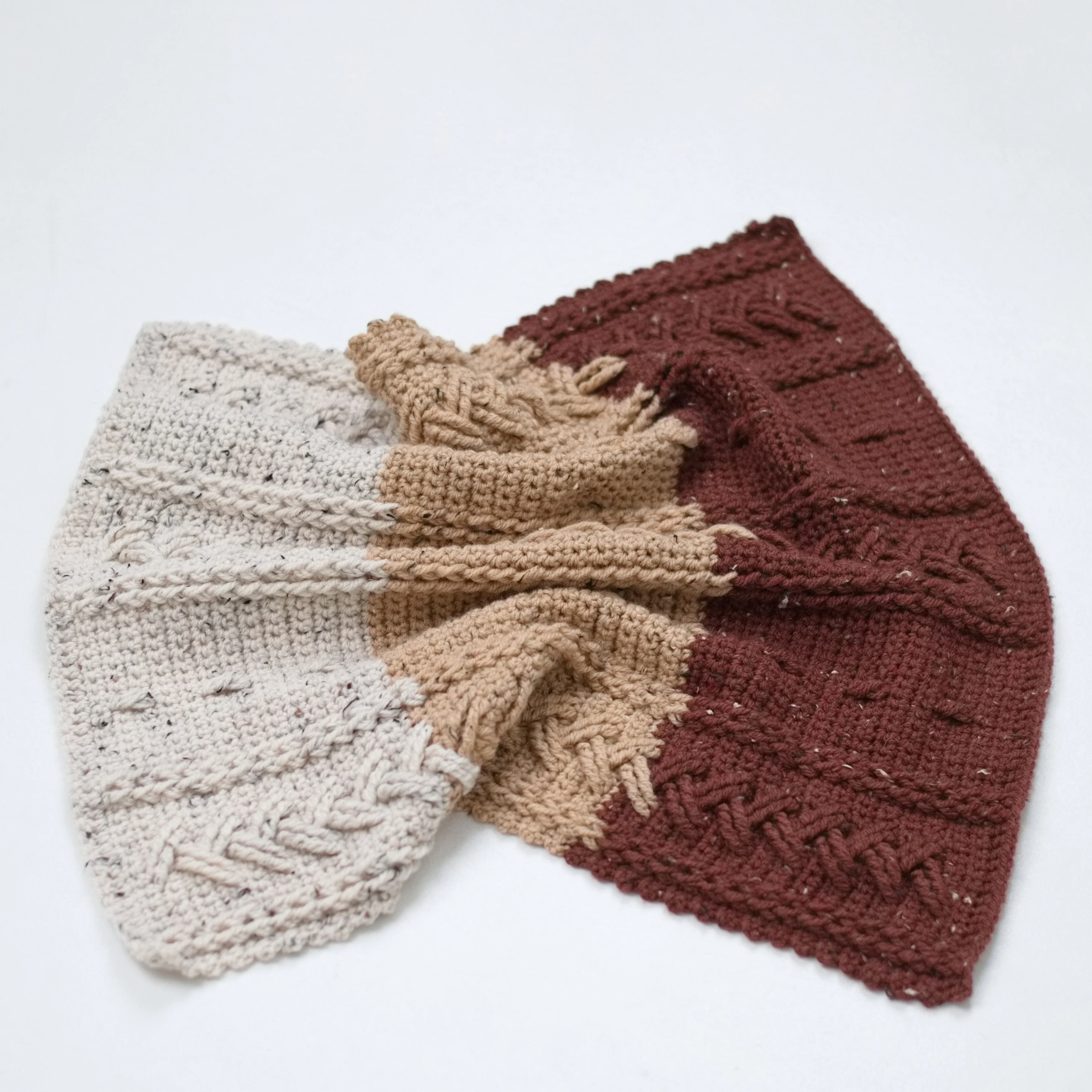 6517-happy-bear-baby-blanket-and-beanie-1.webp