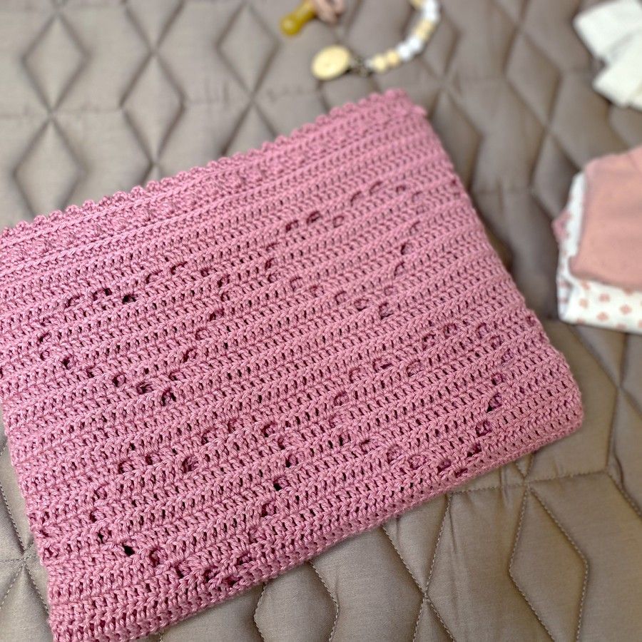 Lovely Hearts Bamboo â Baby blanket