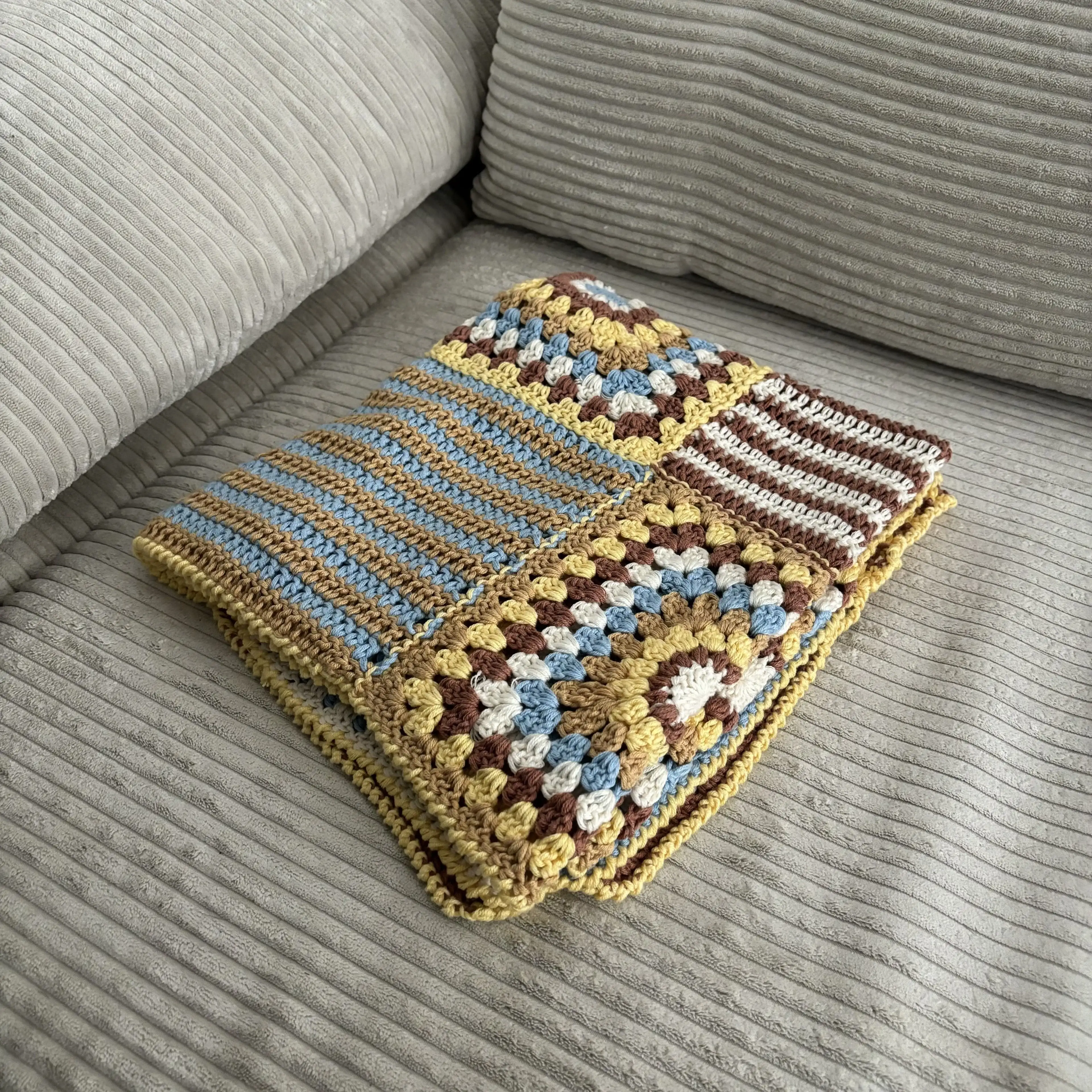 6542-sunshine-baby-blanket-1.webp