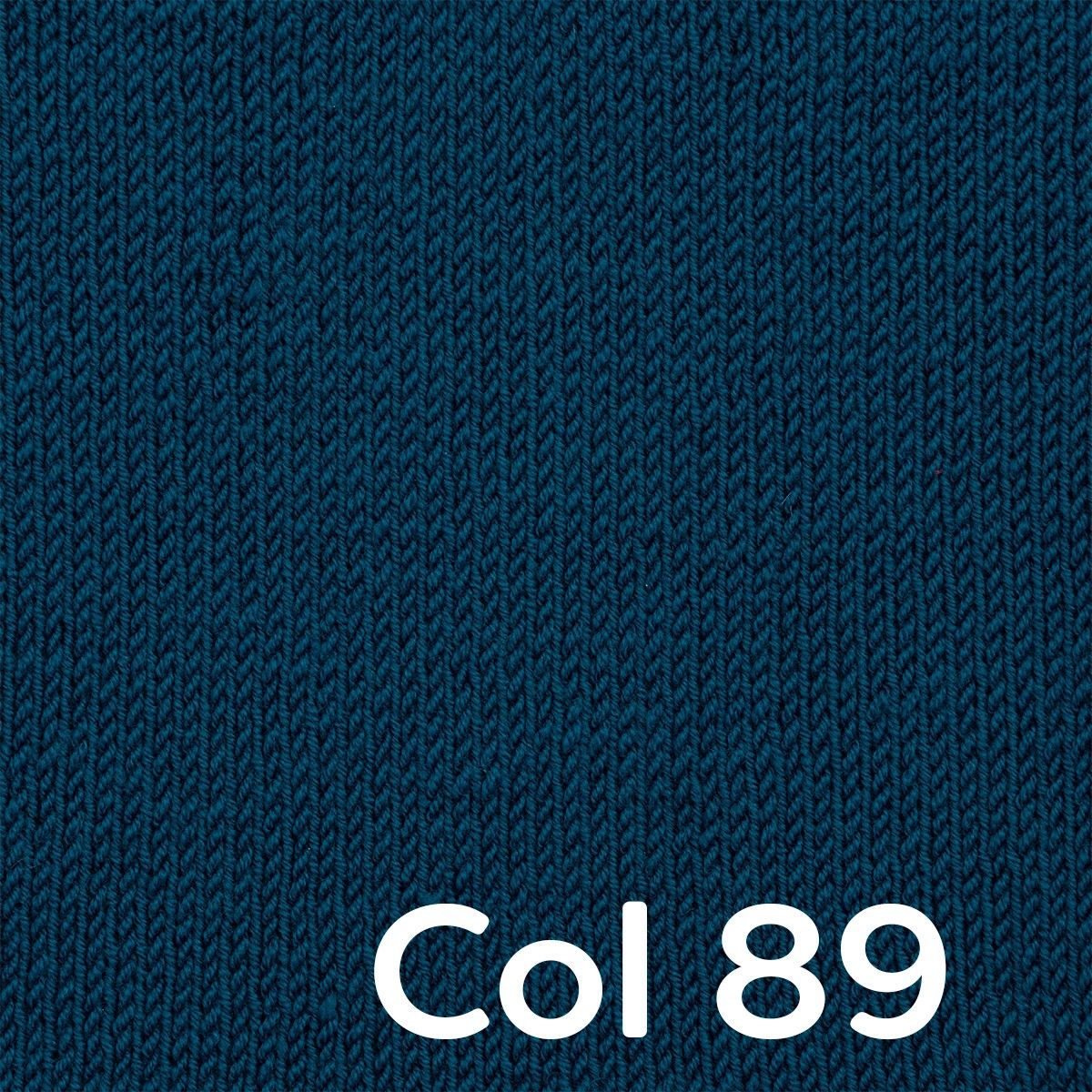 7155-friends-extra-fine-merino-1.webp