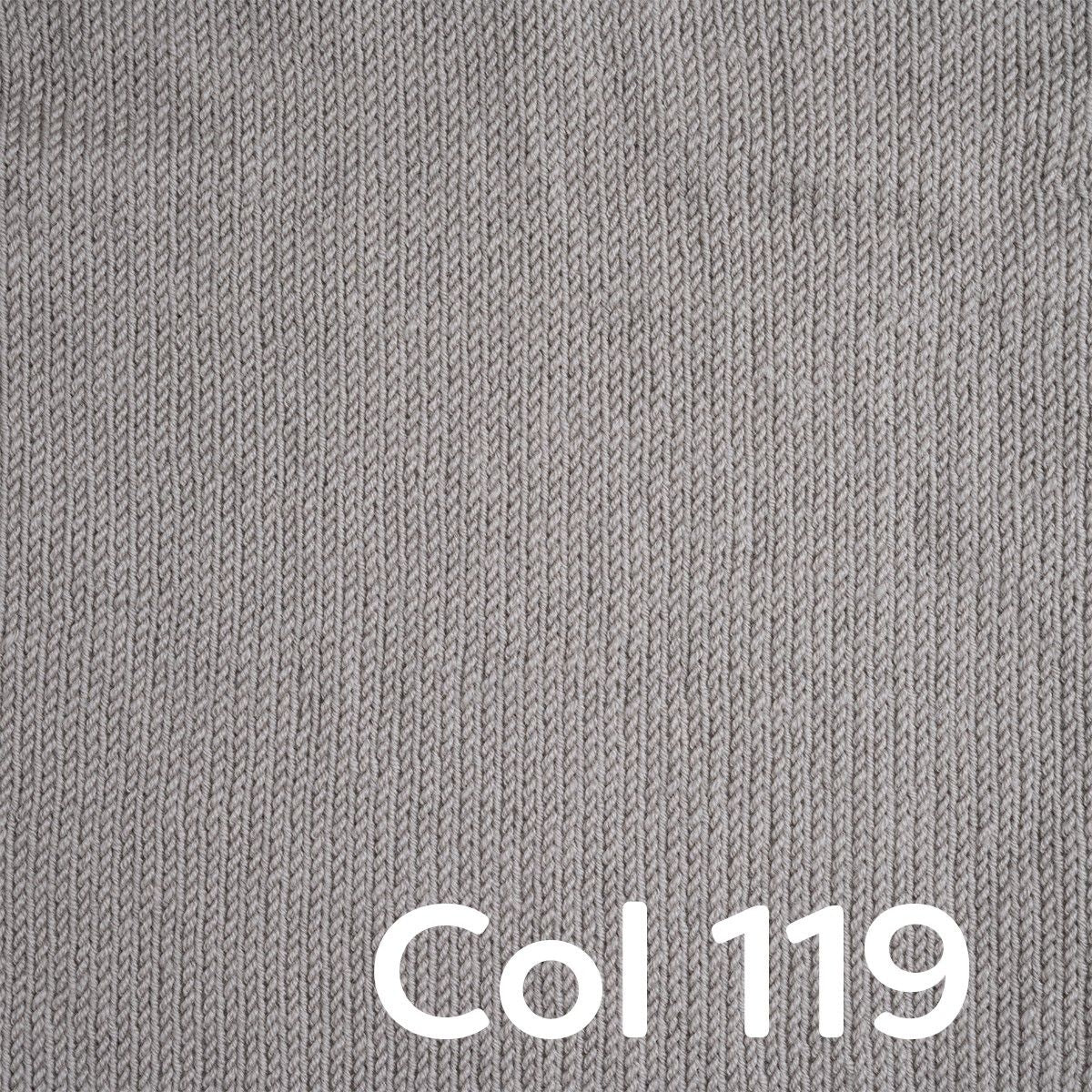 7155-friends-extra-fine-merino-1.webp