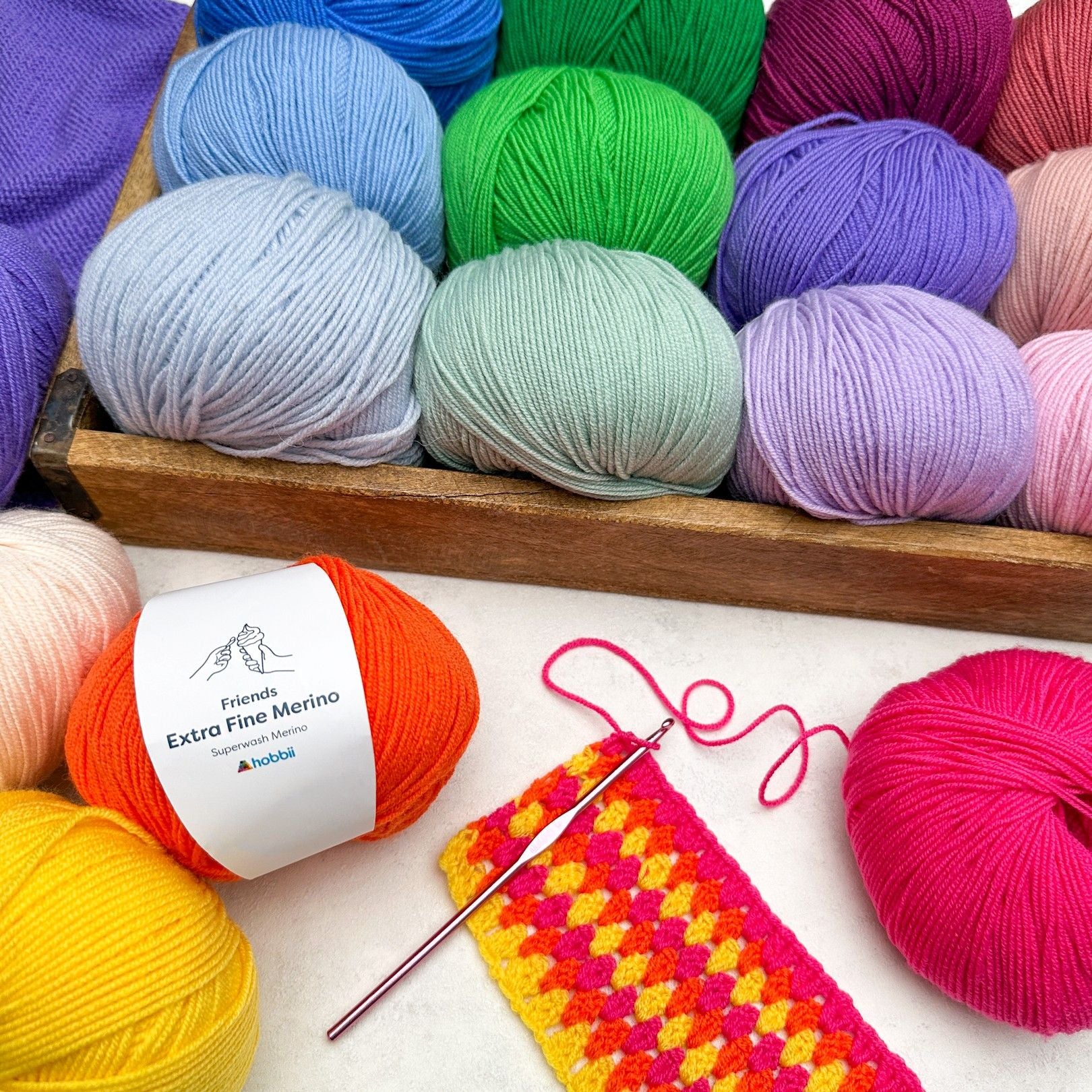 7155-friends-extra-fine-merino-1.webp