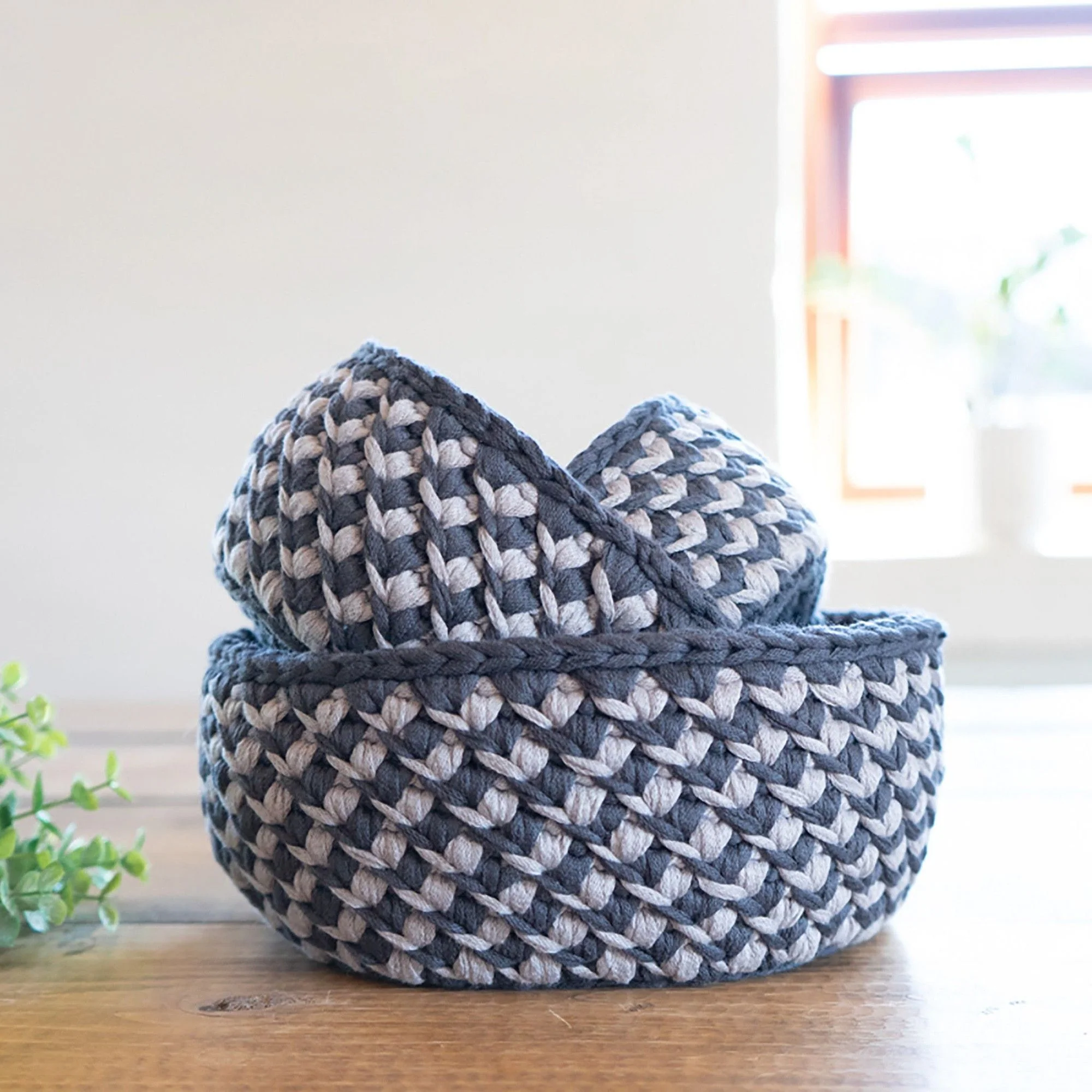 7912-oblique-lines-stripes-baskets-1.webp