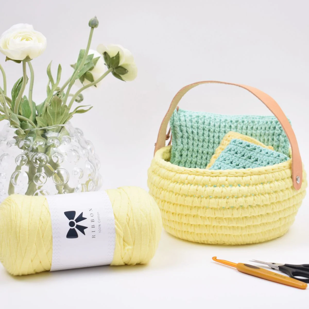 Ribbon Easter basket with leather handle