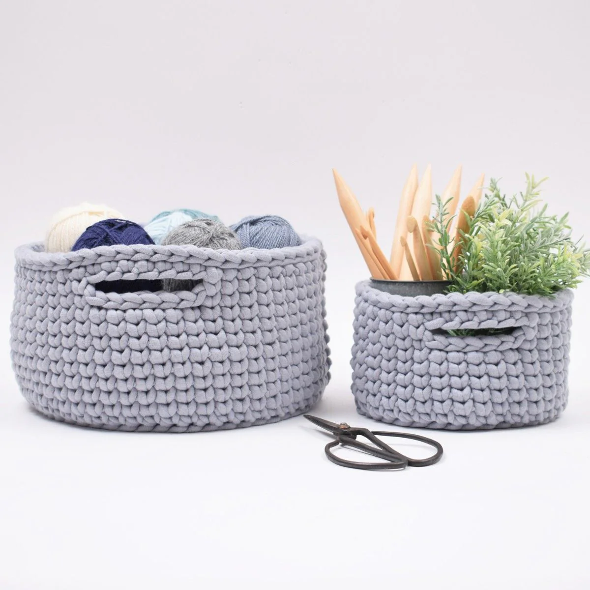 7972-bungee-basket-with-handles-big-1.webp