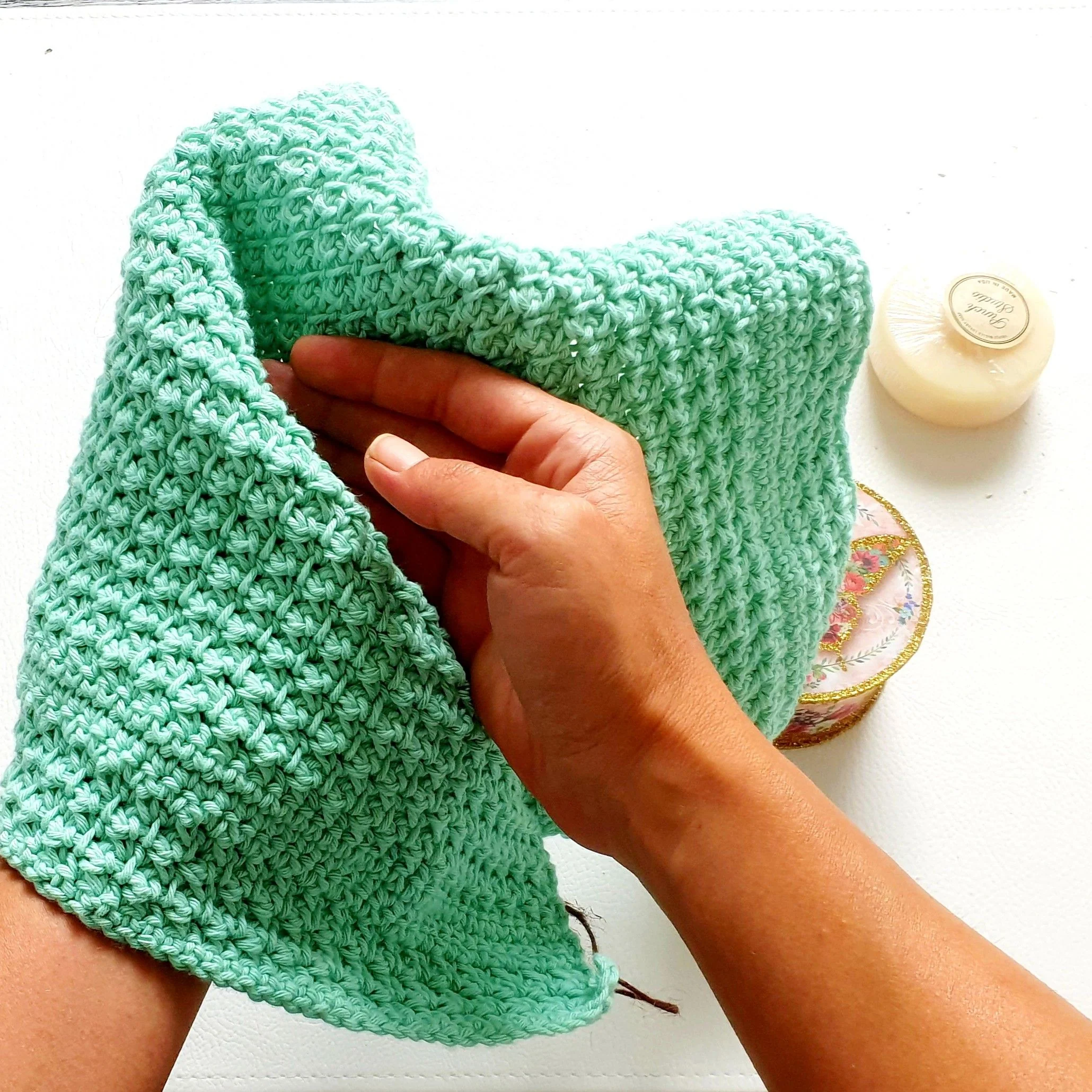 8037-venice-face-and-hand-towel-1.webp