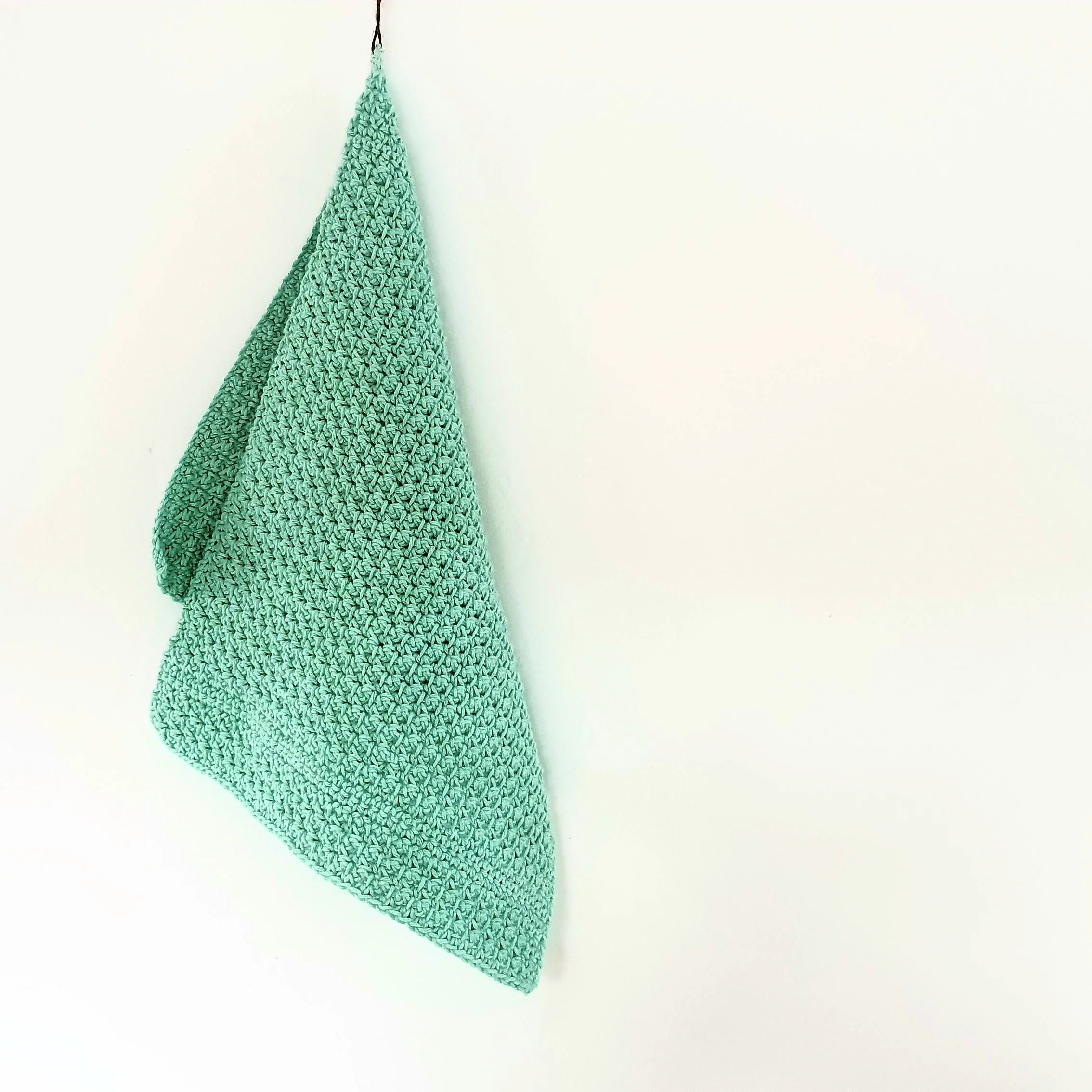 8037-venice-face-and-hand-towel-1.webp