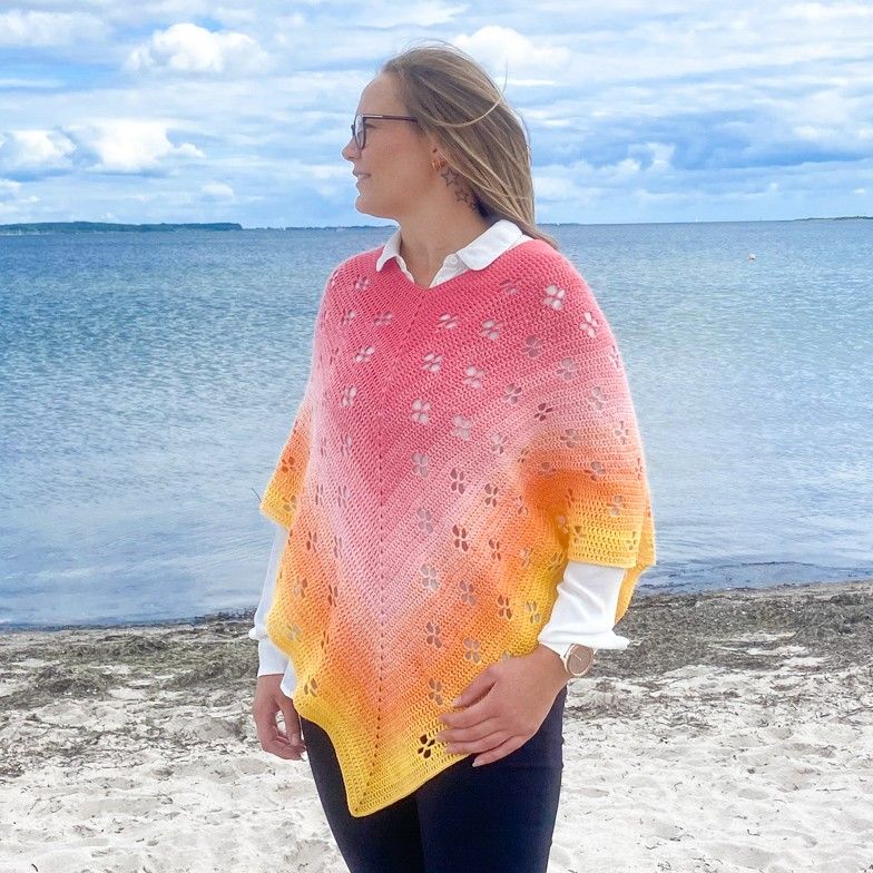Flying Flowers - Poncho