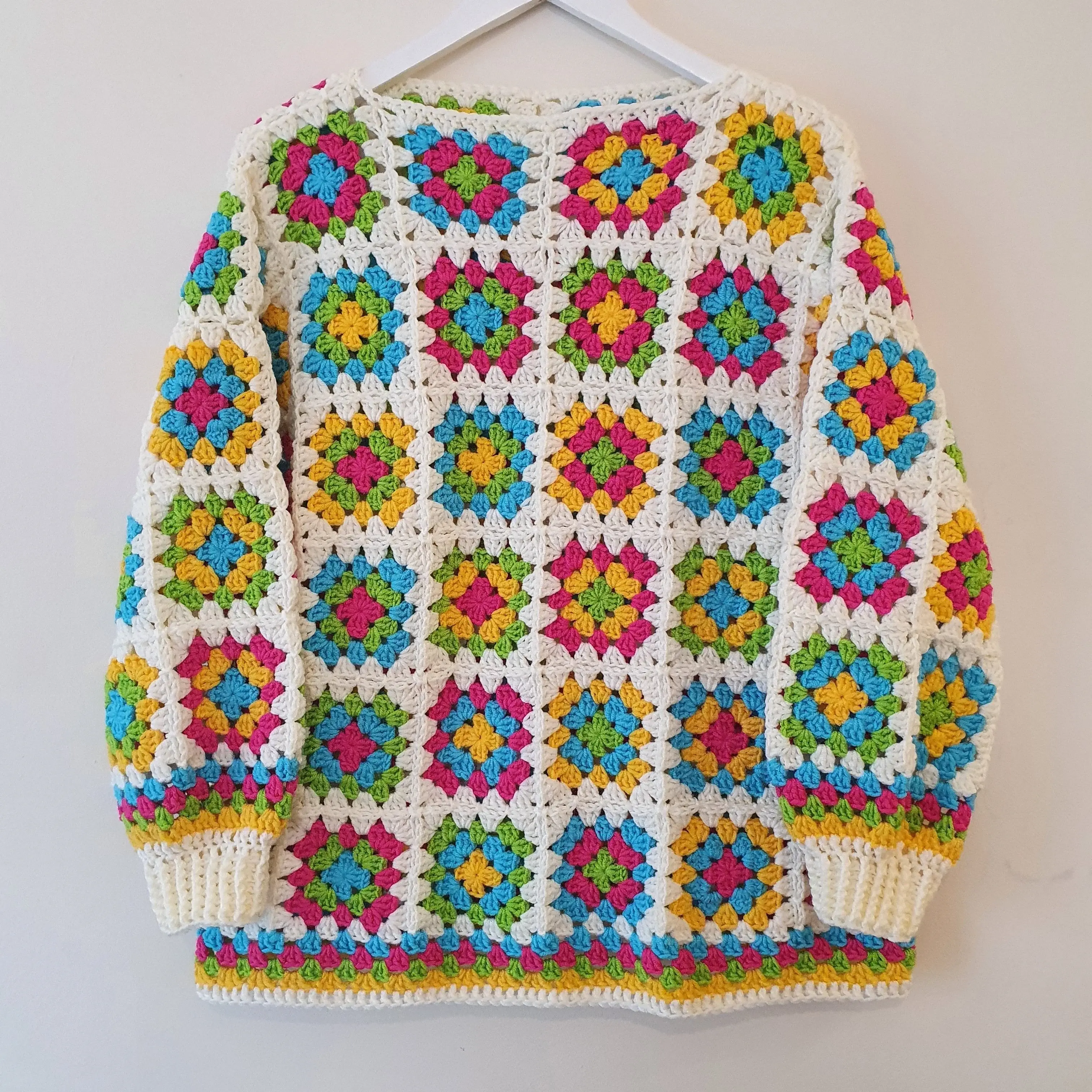 8125-flower-garden-sweater-1.webp