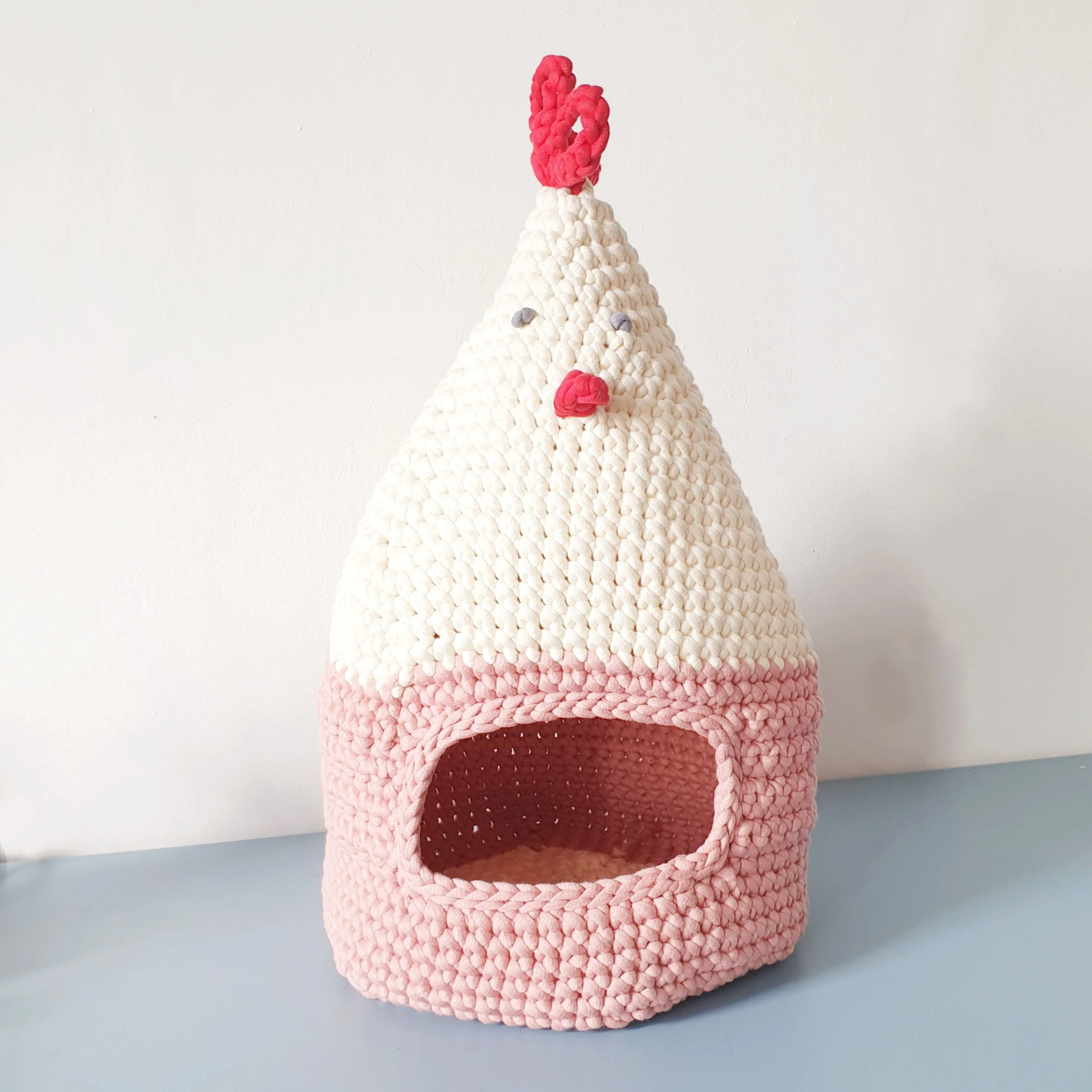 8231-chicky-kitty-cat-house-1.webp