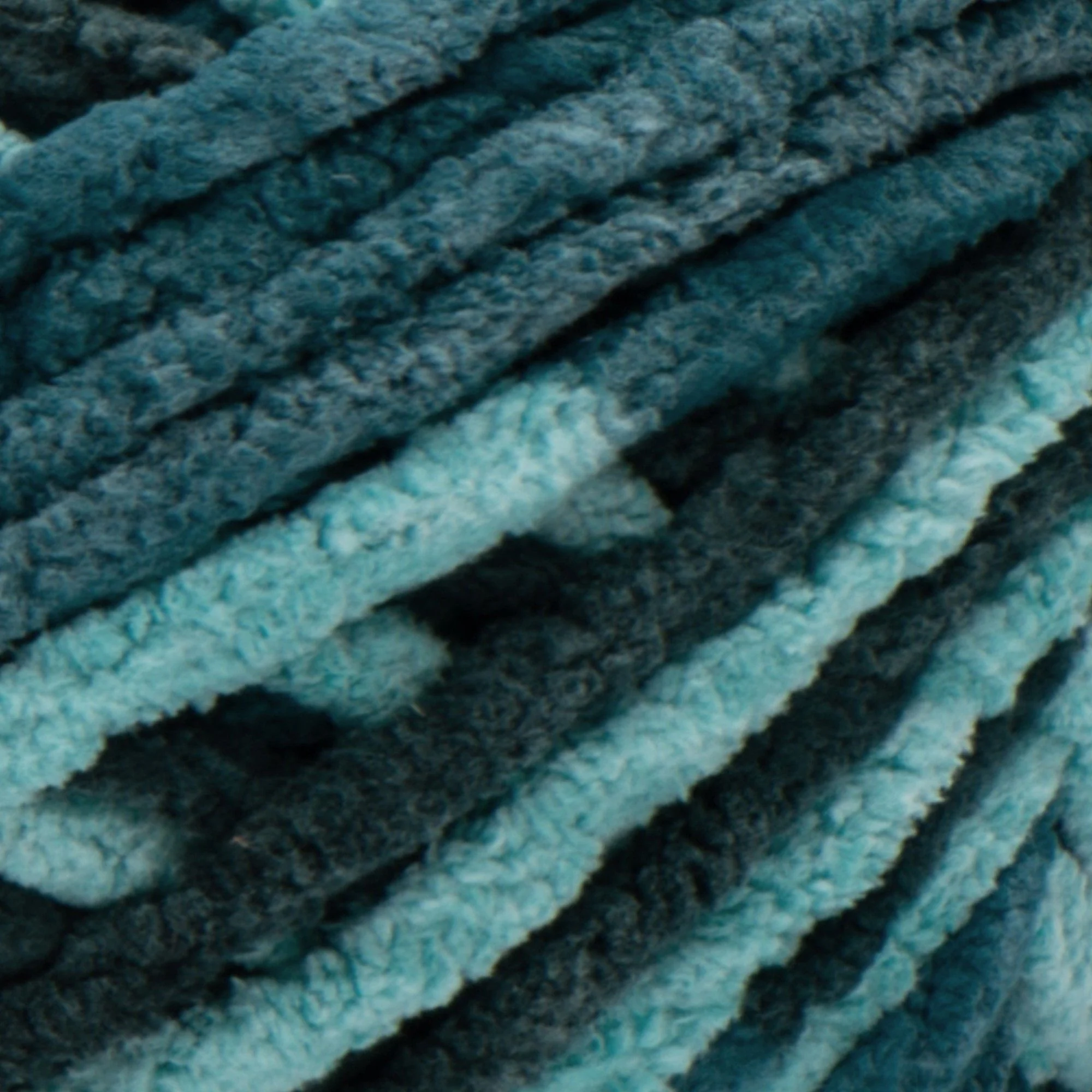 8232-bernat-blanket-yarn-1.webp