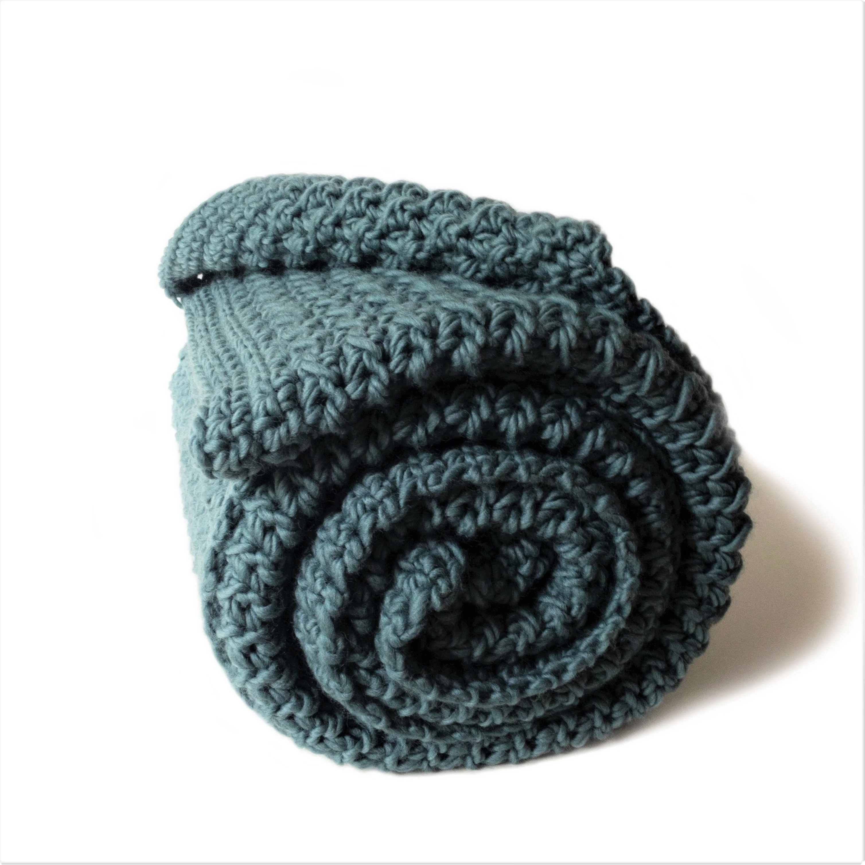 8239-loopy-blanket-1.webp
