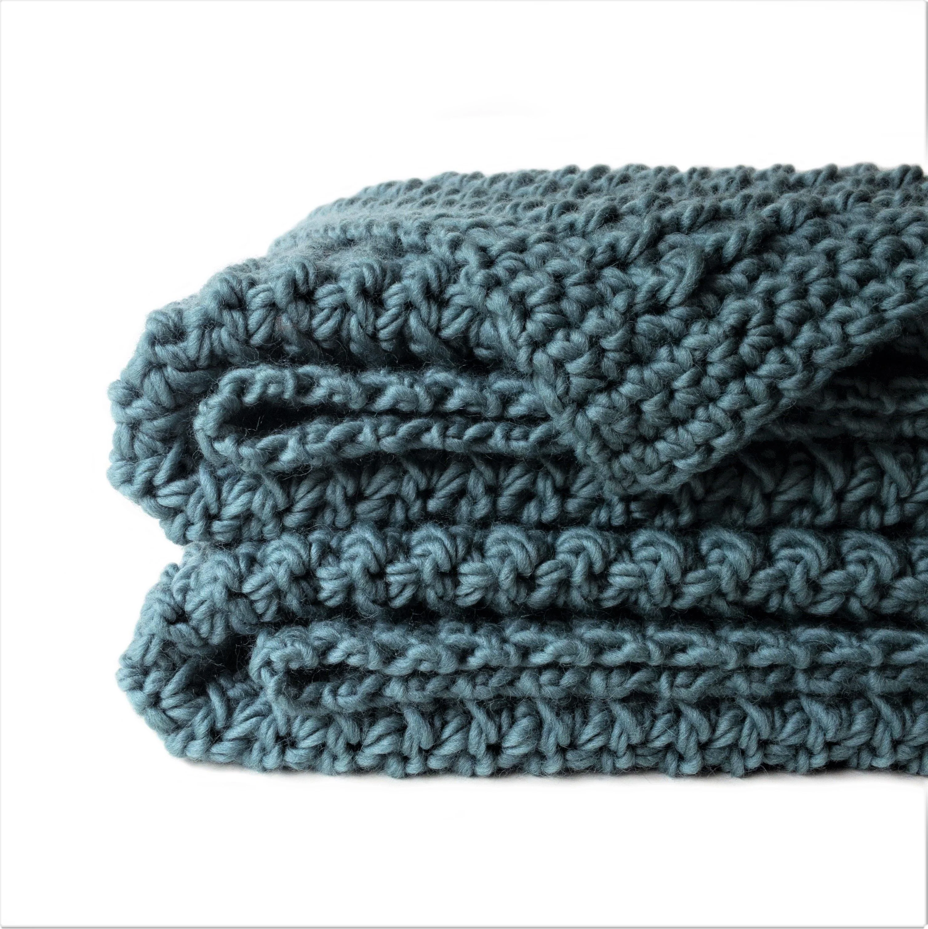 8239-loopy-blanket-1.webp