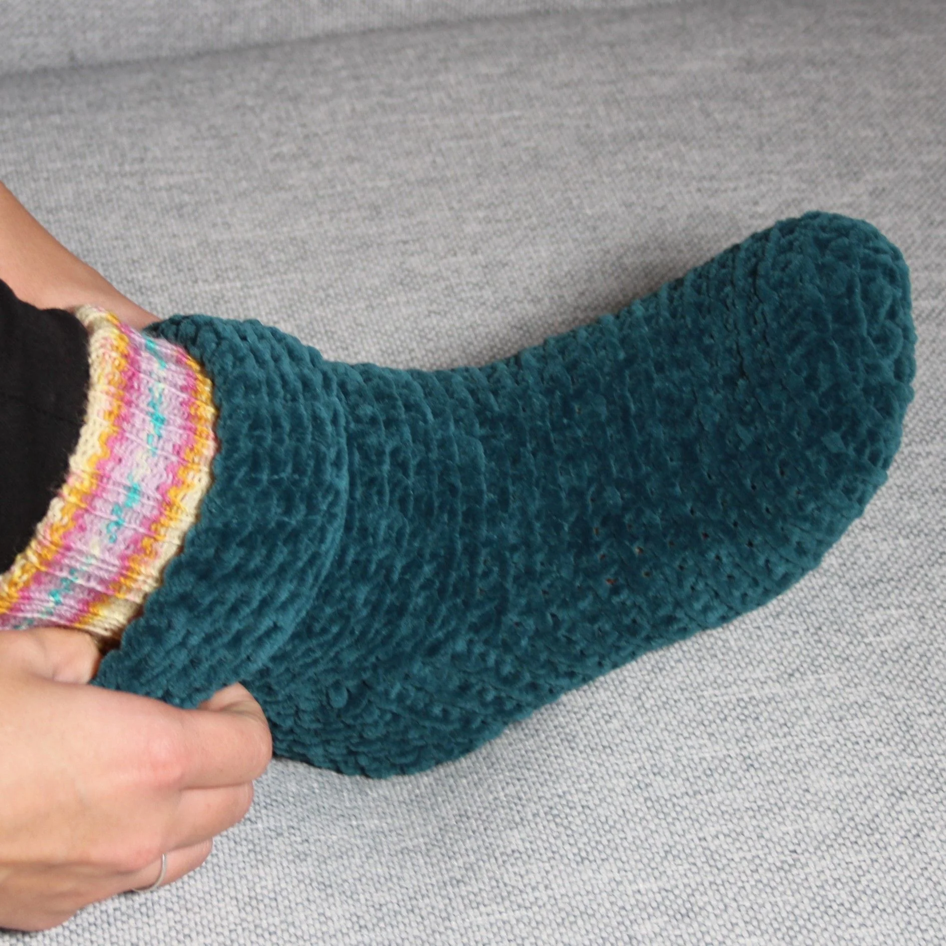 827-sofa-socks-crocheted-socks-1.webp