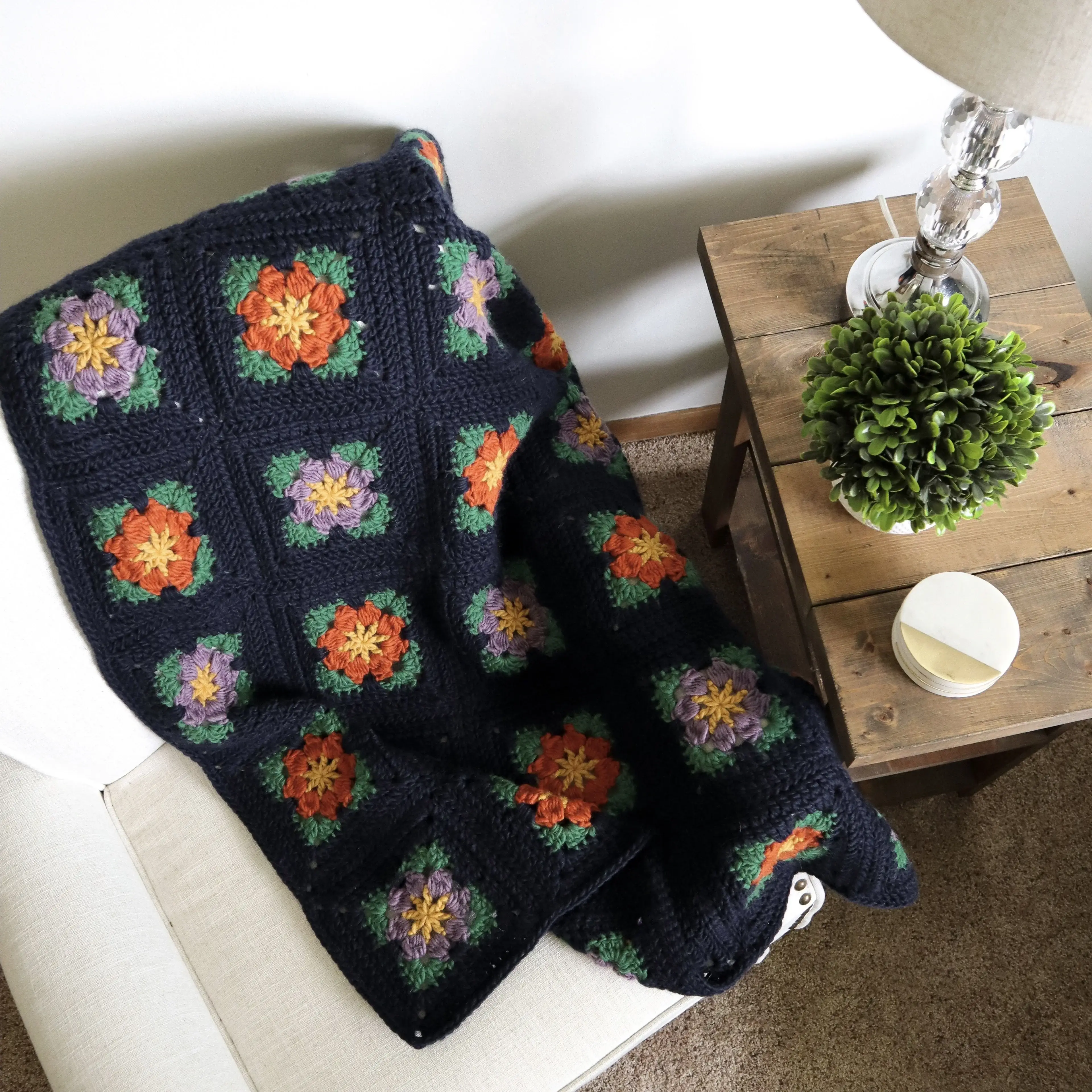 8329-fleur-throw-1.webp
