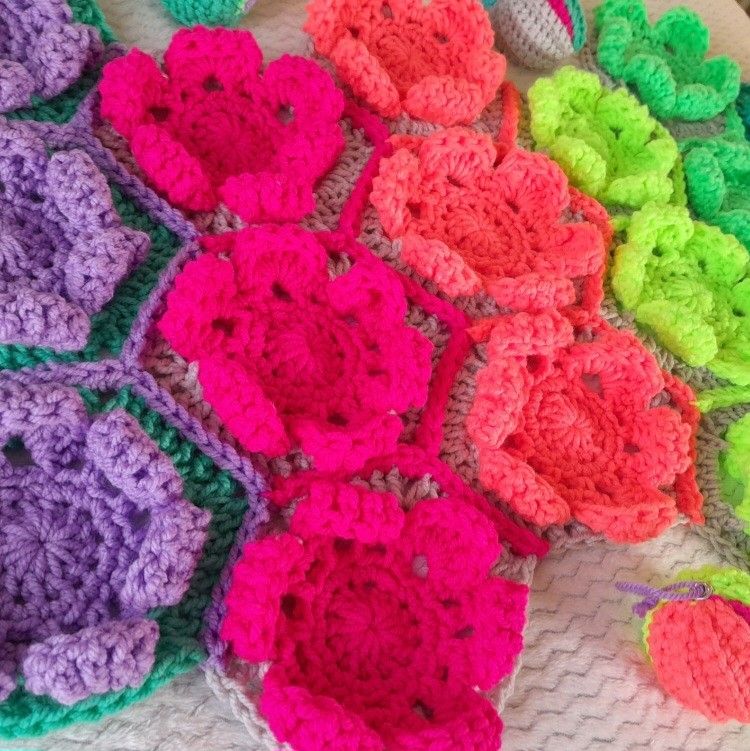 8480-cosy-and-bright-blanket-1.webp