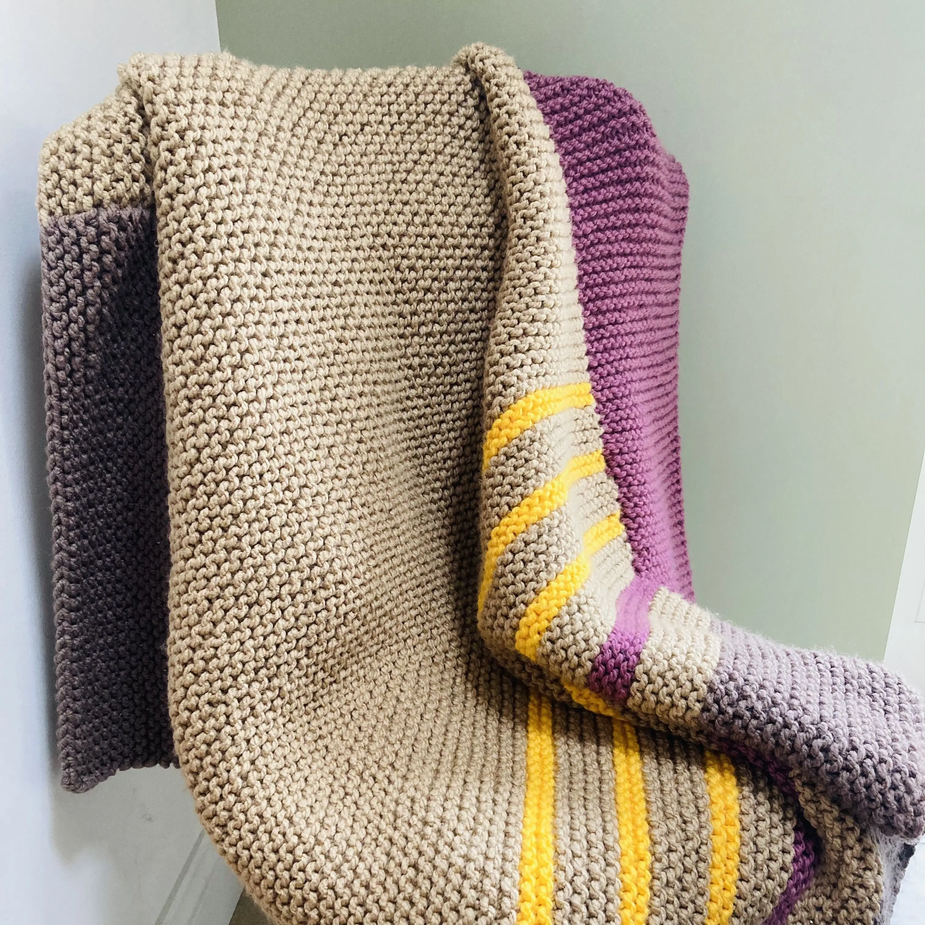 8494-acorn-blanket-1.webp