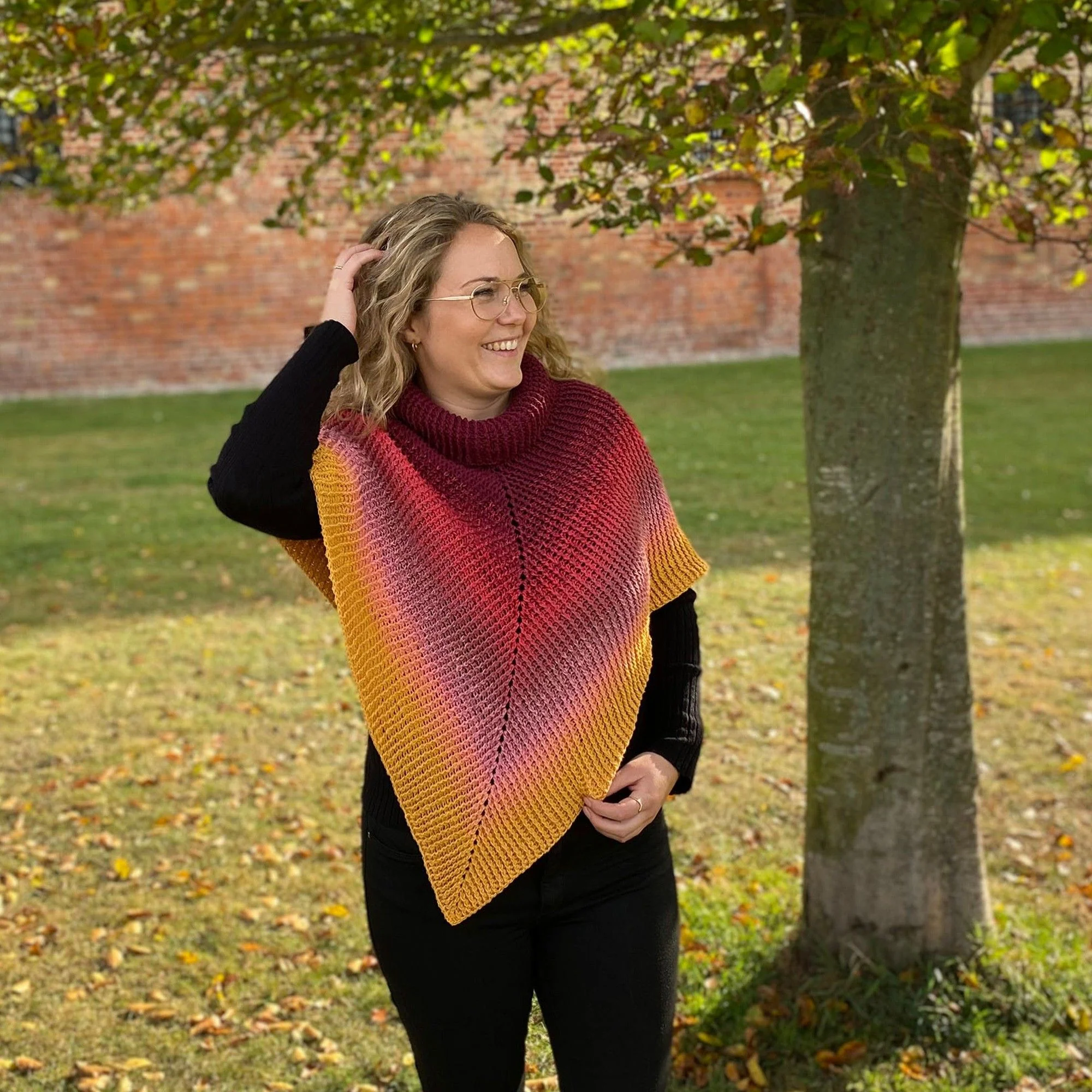 882-in-lines-poncho-1.webp