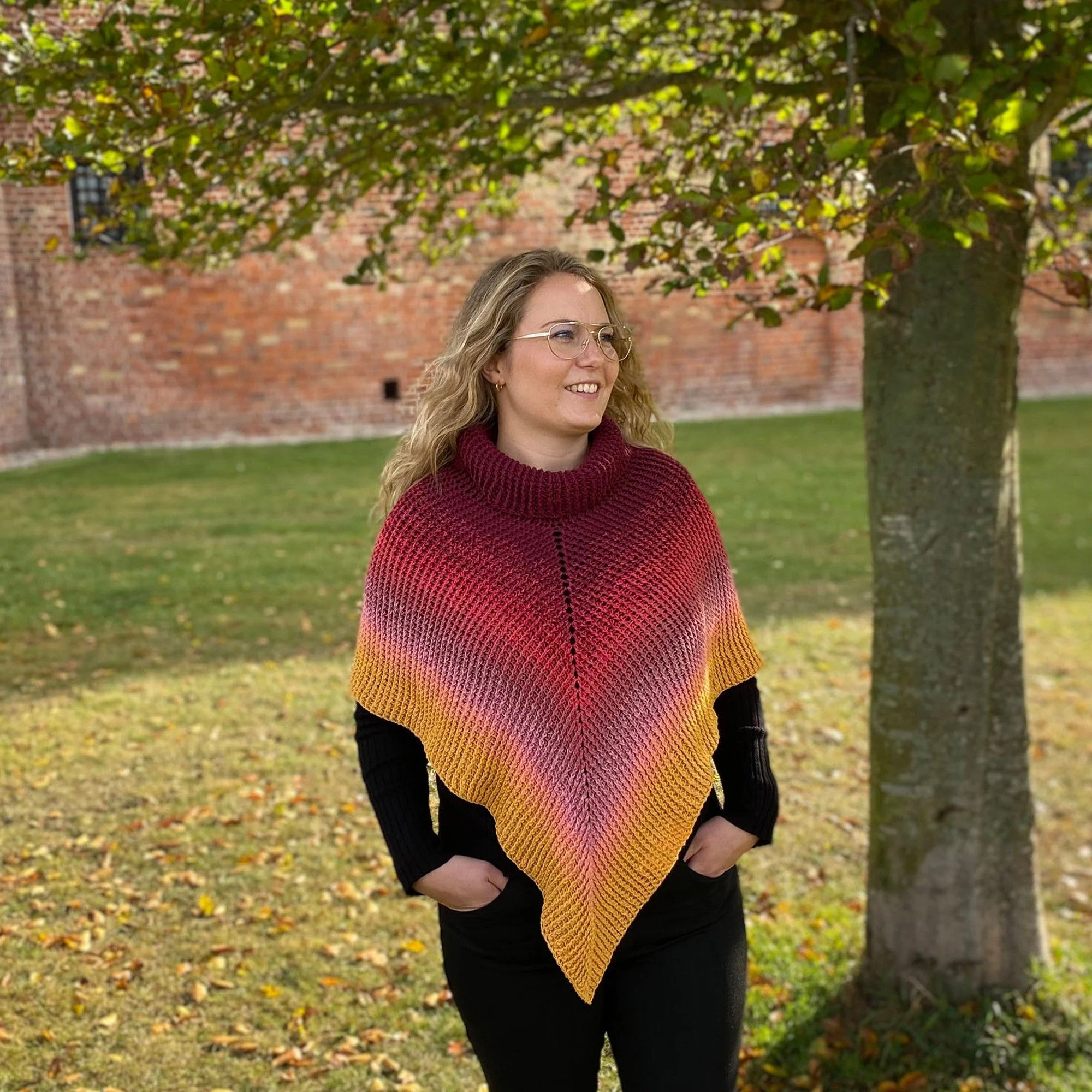 882-in-lines-poncho-1.webp