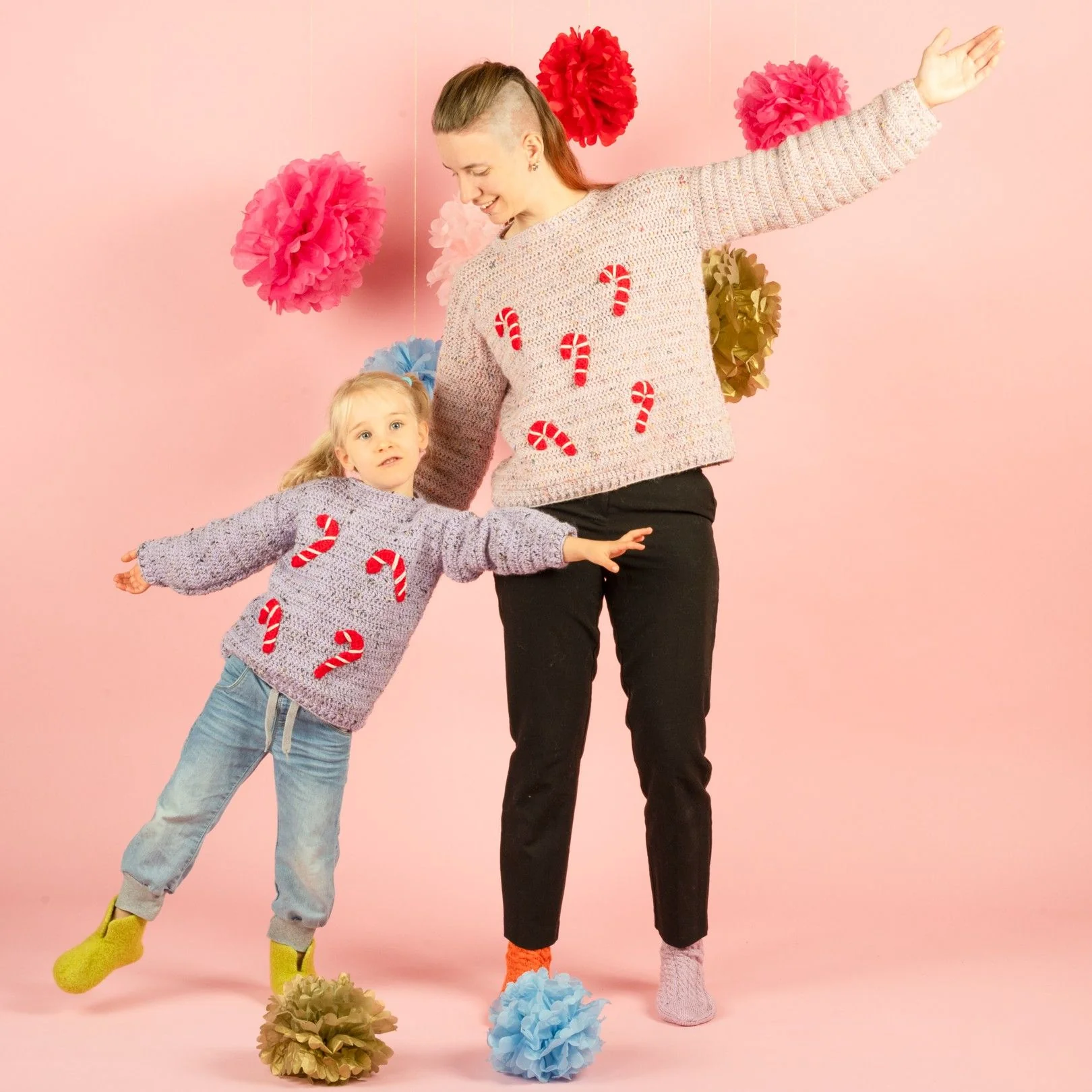 9110-candy-canes-children-s-sweater-1.webp
