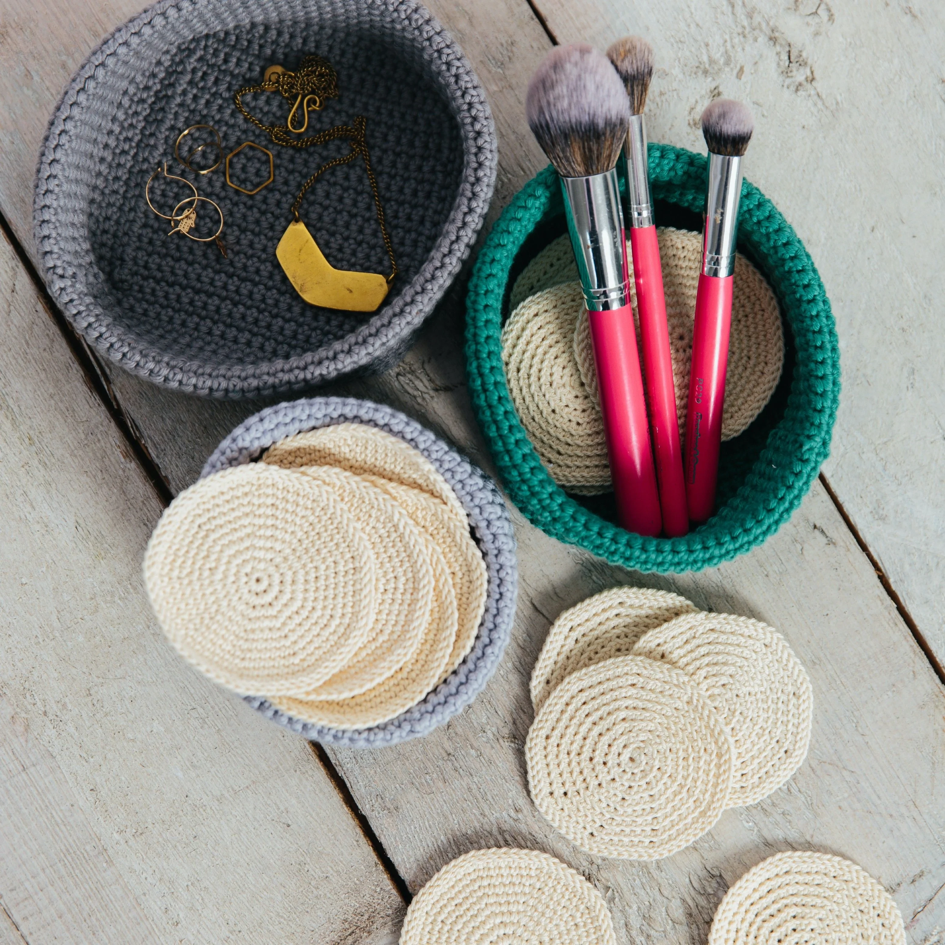 961-make-up-pads-and-pots-1.webp