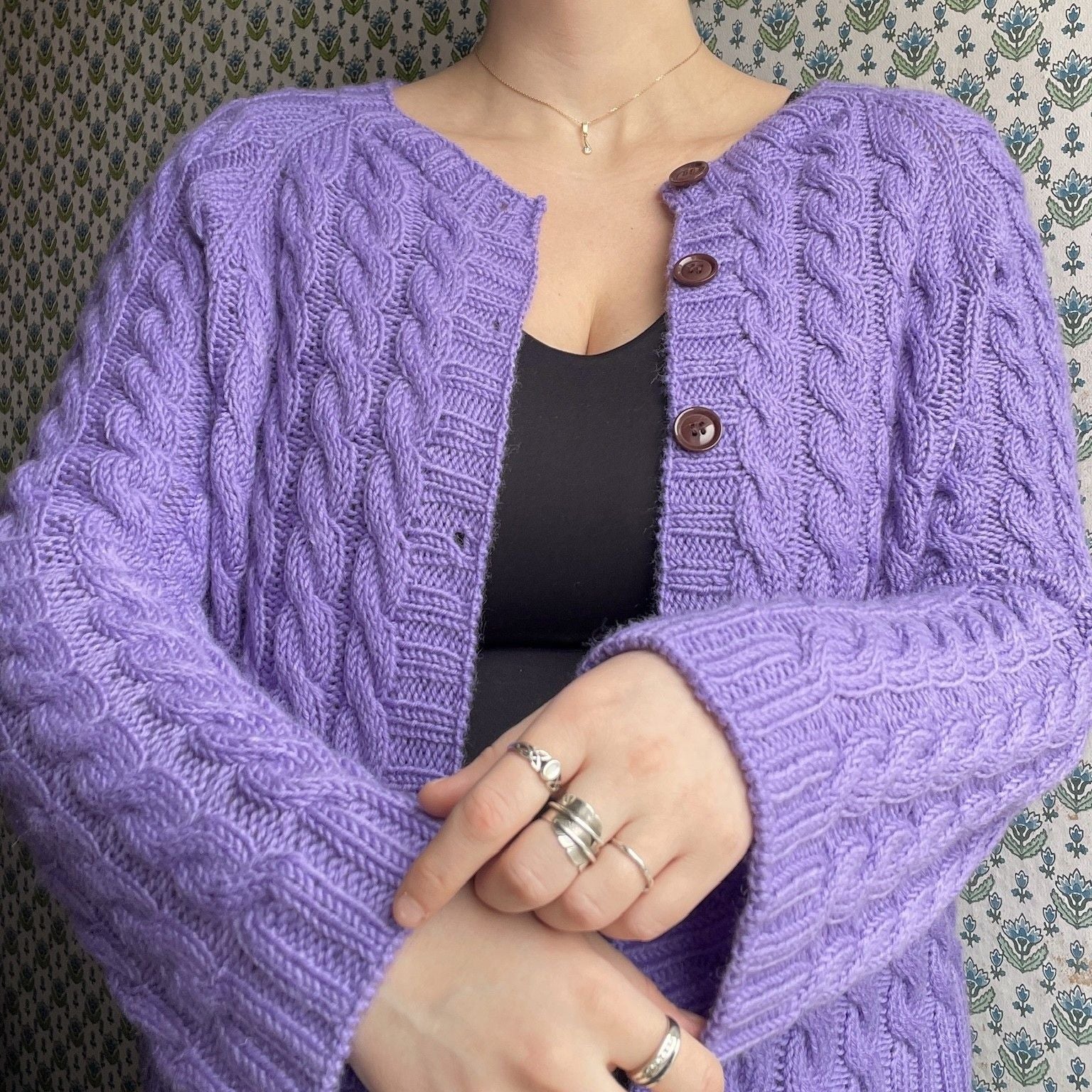 9685-easy-cable-cardigan-1.webp