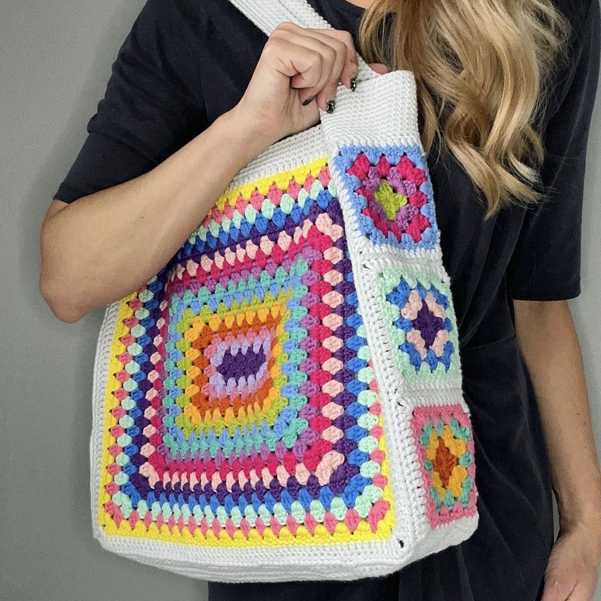 996-granna-tote-bag-1.jpg